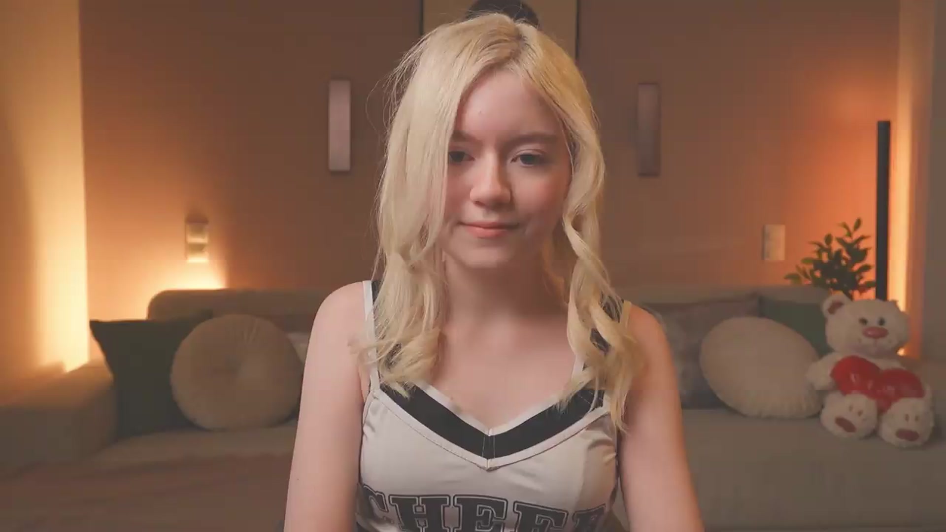 Gallery image thumbnail from Emma_Rosie's myfreecams stream on, 09/14/2026, 12:48 image 4 of 20
