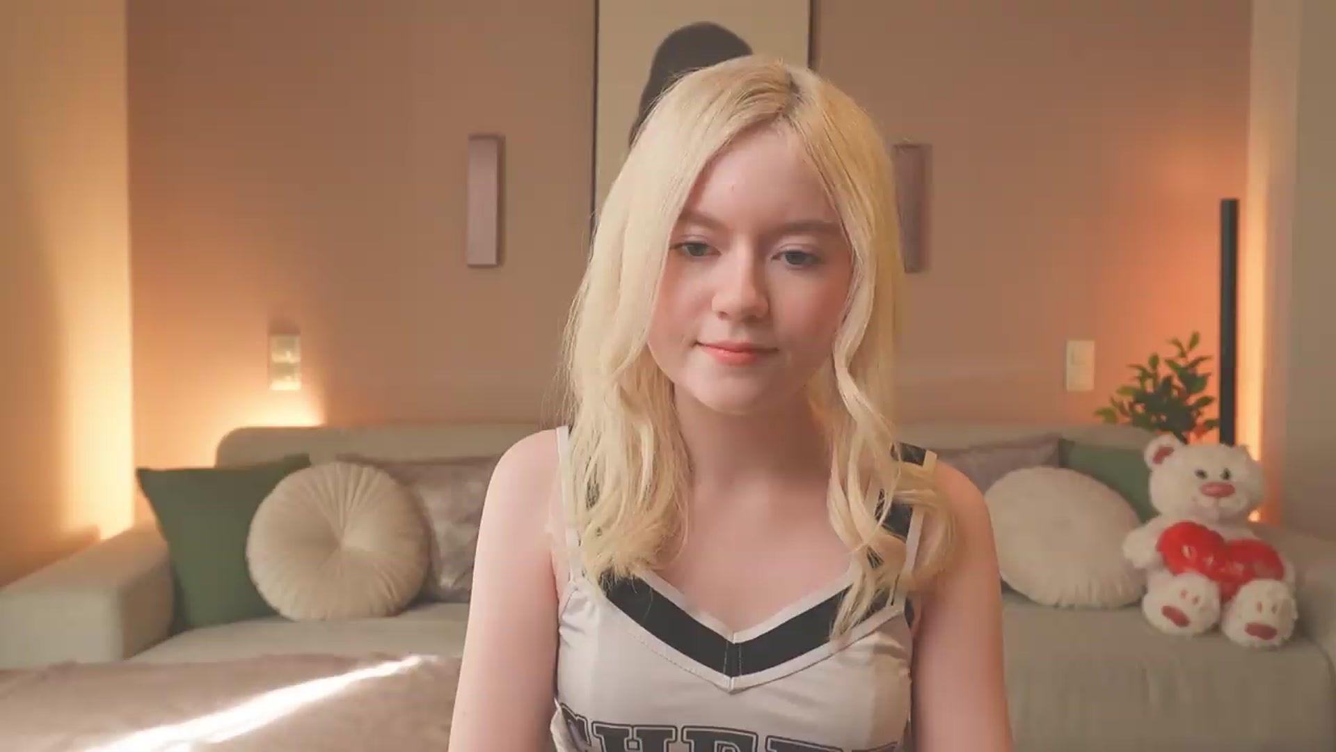 Gallery image thumbnail from Emma_Rosie's myfreecams stream on, 09/14/2026, 14:14 image 7 of 20