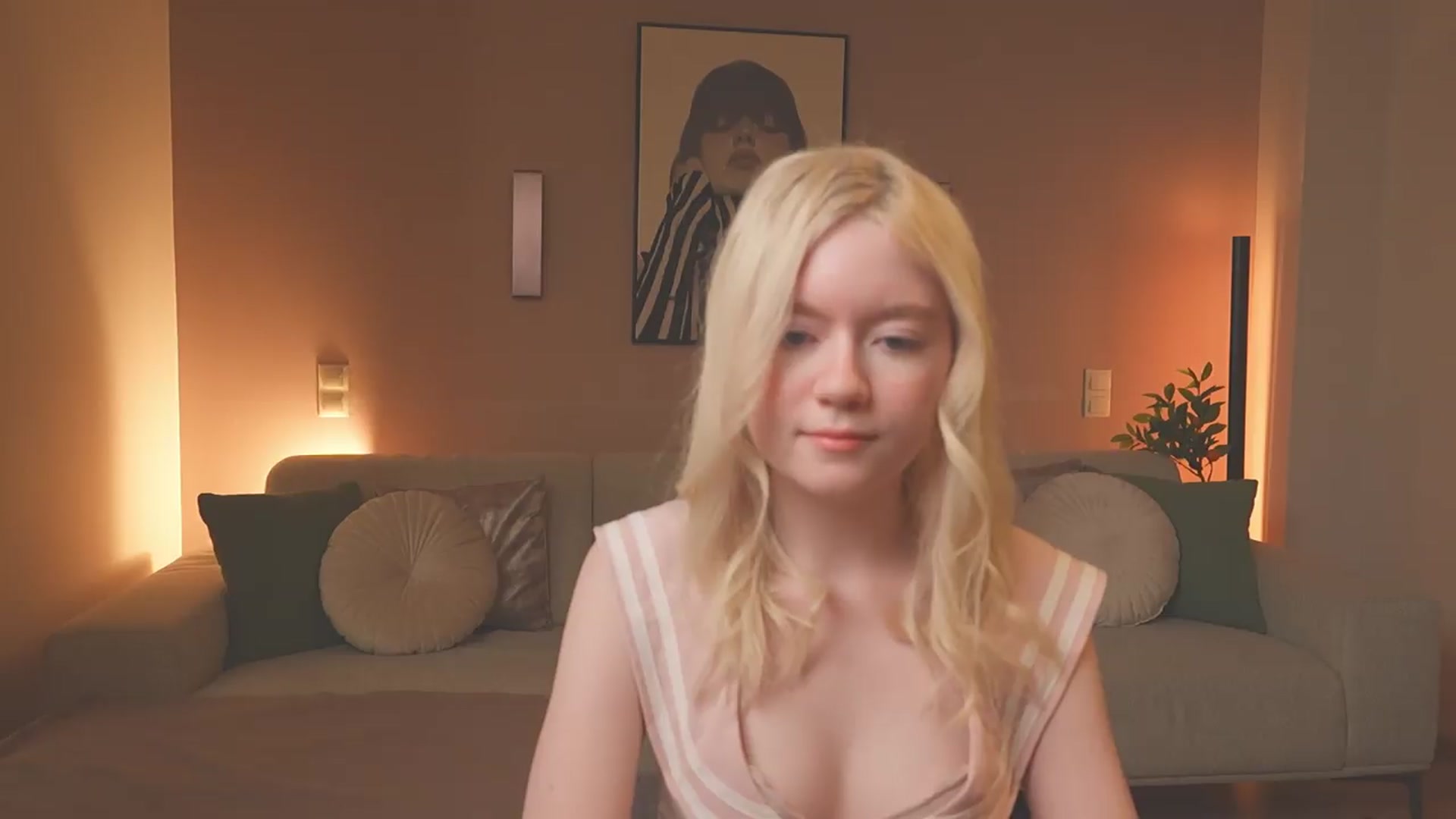 Gallery image thumbnail from Emma_Rosie's myfreecams stream on, 09/15/2026, 14:23 image 12 of 20