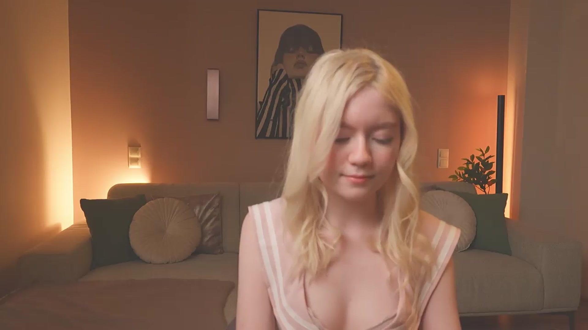 Gallery image thumbnail from Emma_Rosie's myfreecams stream on, 09/15/2026, 14:23 image 11 of 20