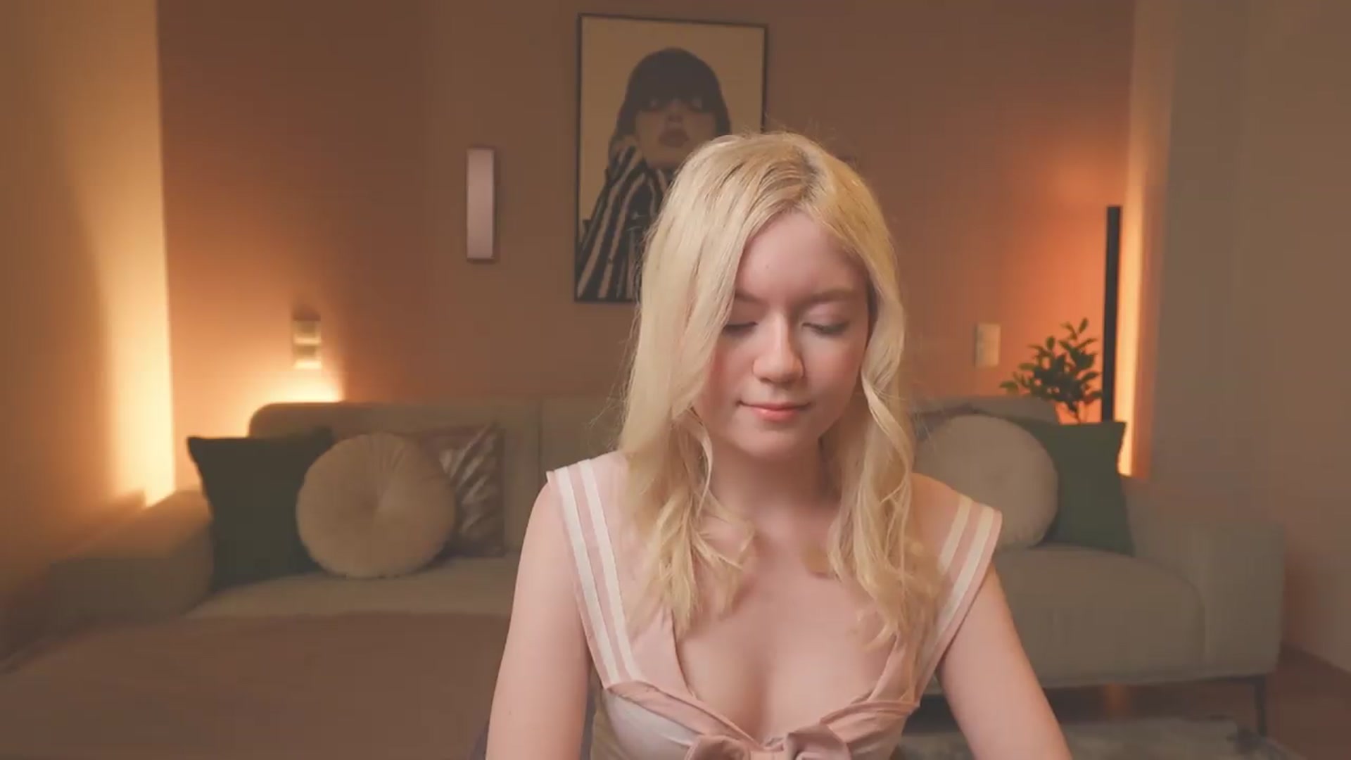 Gallery image thumbnail from Emma_Rosie's myfreecams stream on, 09/15/2026, 14:23 image 20 of 20