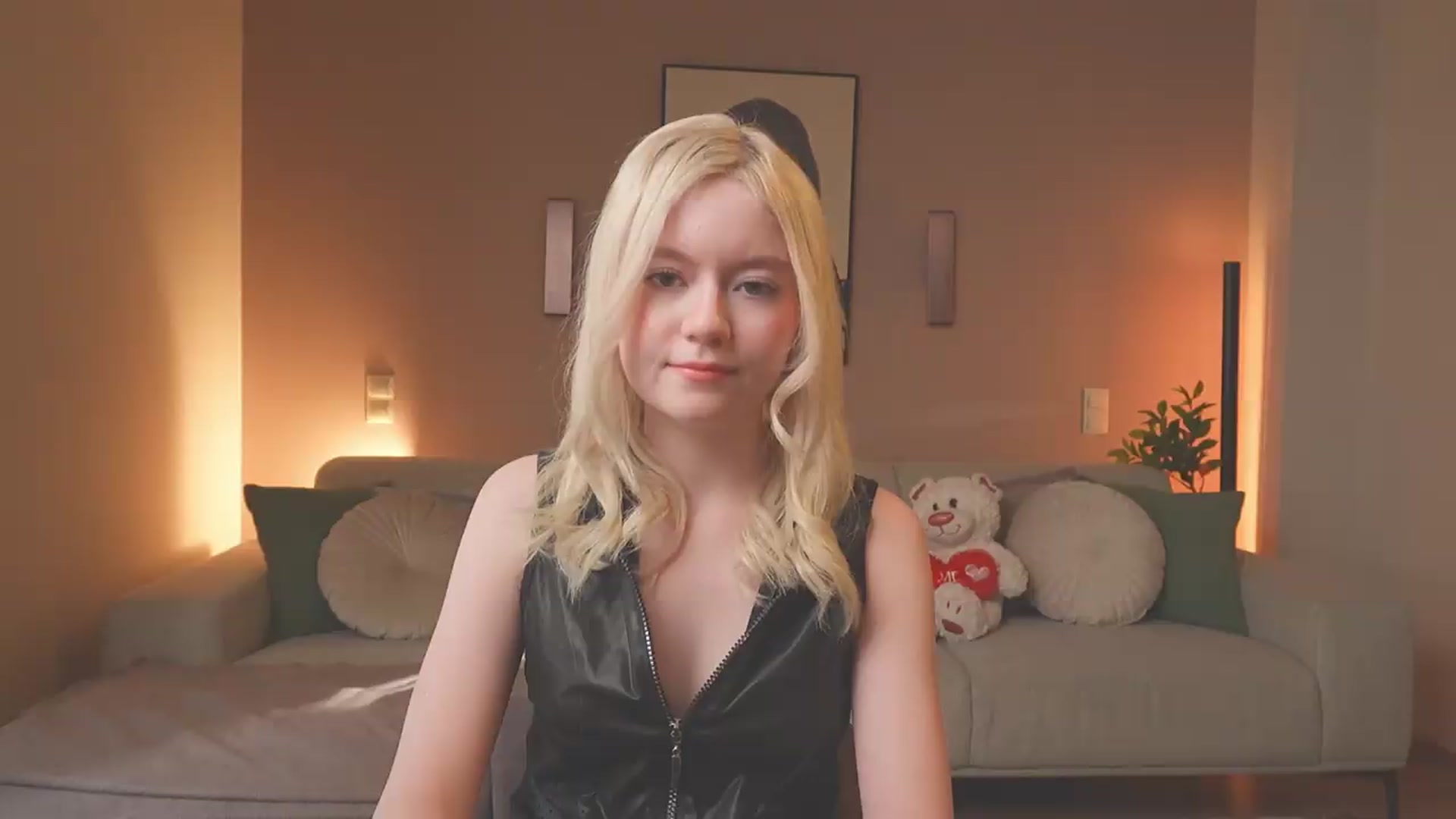 Gallery image thumbnail from Emma_Rosie's myfreecams stream on, 09/16/2026, 14:00 image 10 of 20