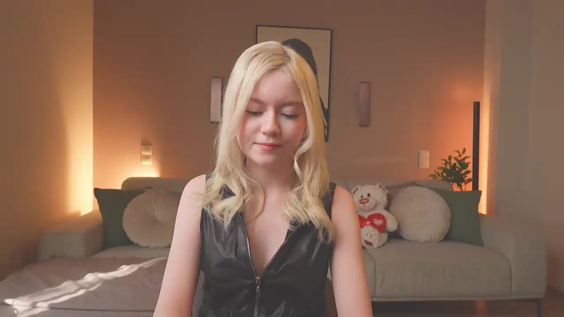 Gallery image thumbnail from Emma_Rosie's myfreecams stream on, 09/16/2026, 14:00 image 6 of 20
