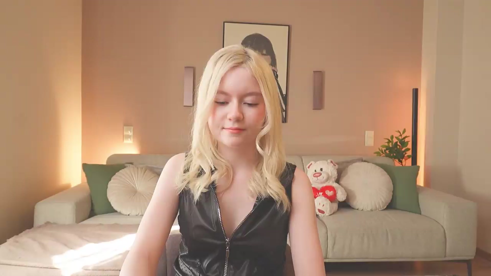 Gallery image thumbnail from Emma_Rosie's myfreecams stream on, 09/16/2026, 14:00 image 17 of 20