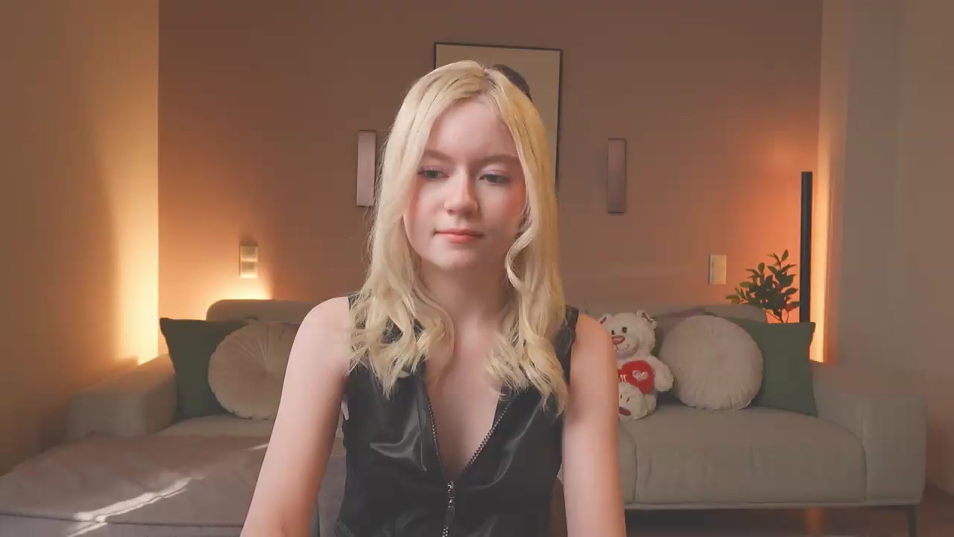 Gallery image thumbnail from Emma_Rosie's myfreecams stream on, 09/16/2026, 14:00 image 9 of 20