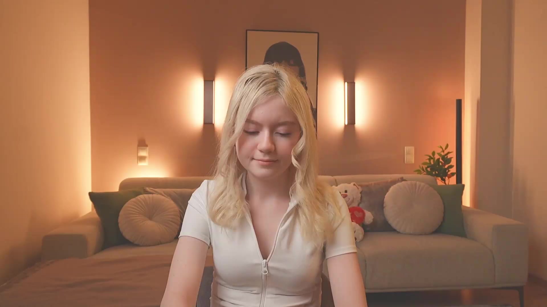 Gallery image thumbnail from Emma_Rosie's myfreecams stream on, 09/19/2026, 10:15 image 7 of 20