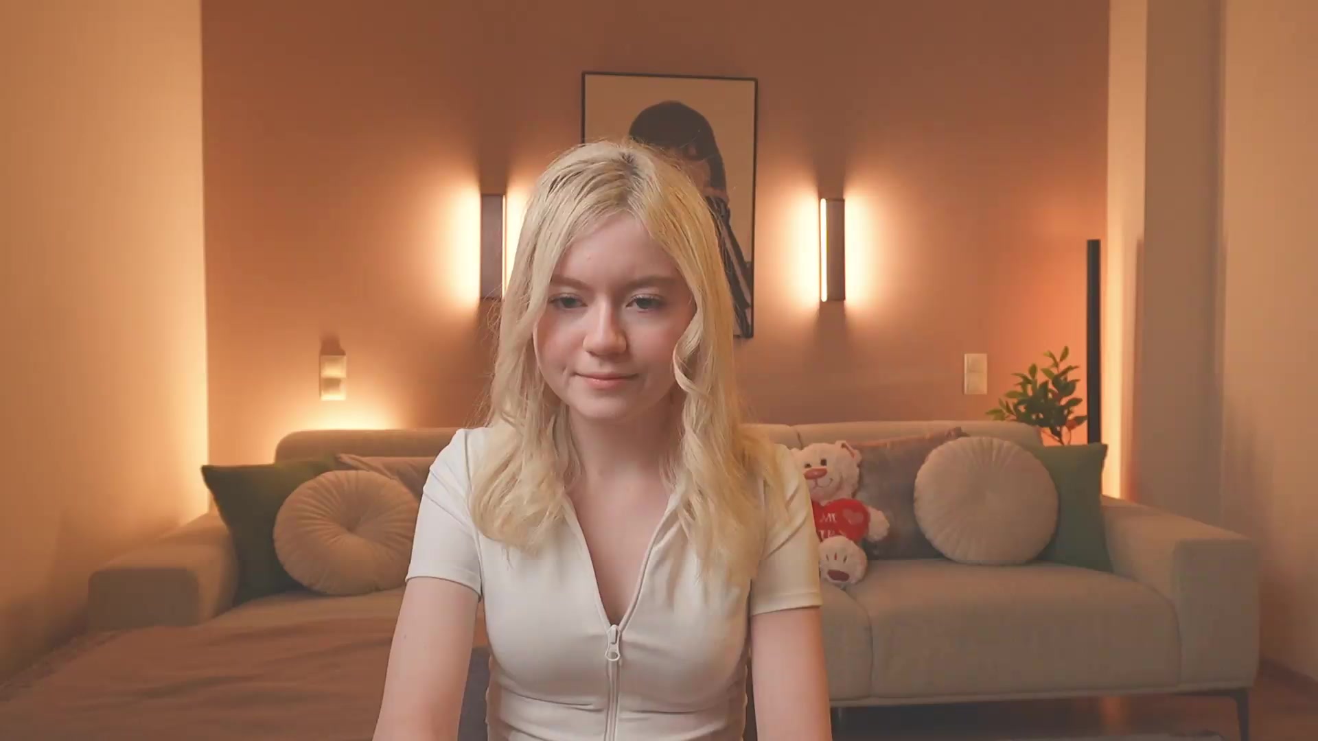 Gallery image thumbnail from Emma_Rosie's myfreecams stream on, 09/19/2026, 10:15 image 15 of 20