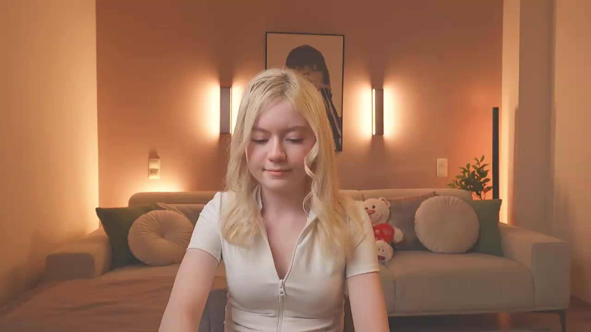 Gallery image thumbnail from Emma_Rosie's myfreecams stream on, 09/19/2026, 10:15 image 1 of 20
