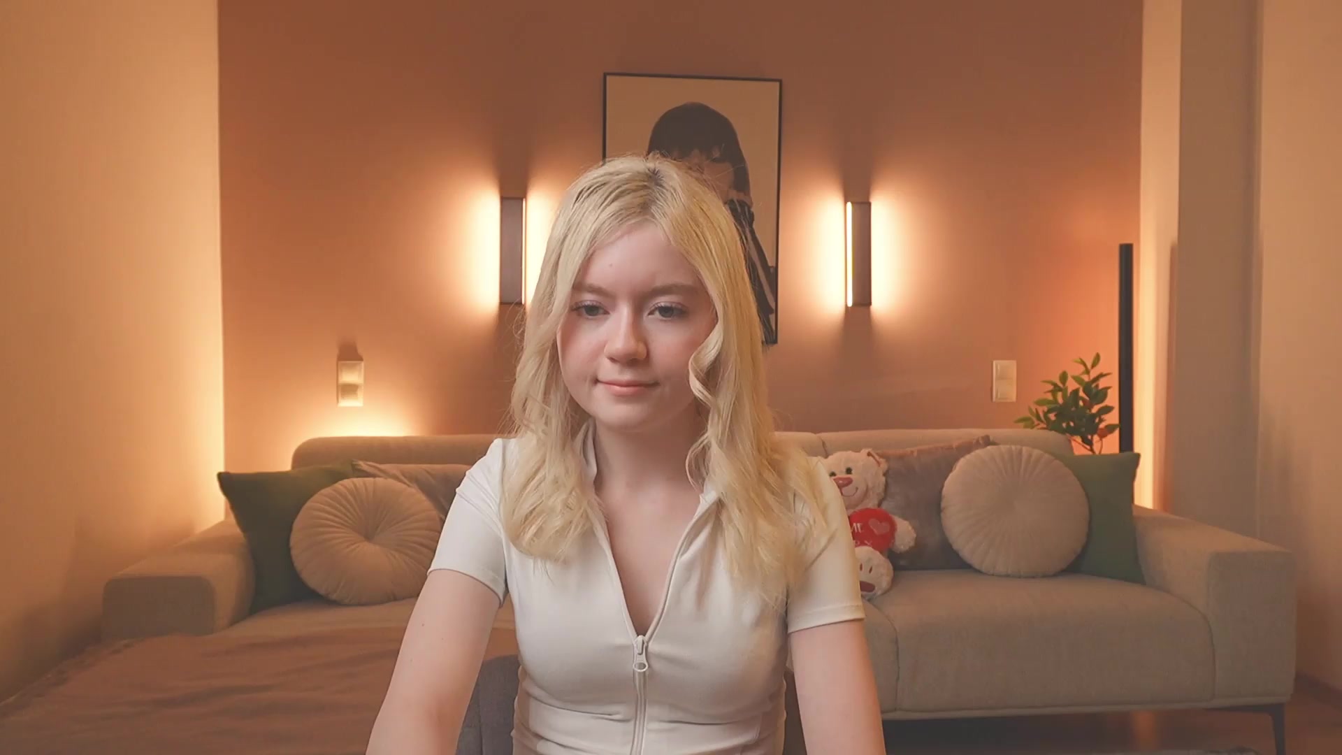 Gallery image thumbnail from Emma_Rosie's myfreecams stream on, 09/19/2026, 10:15 image 4 of 20