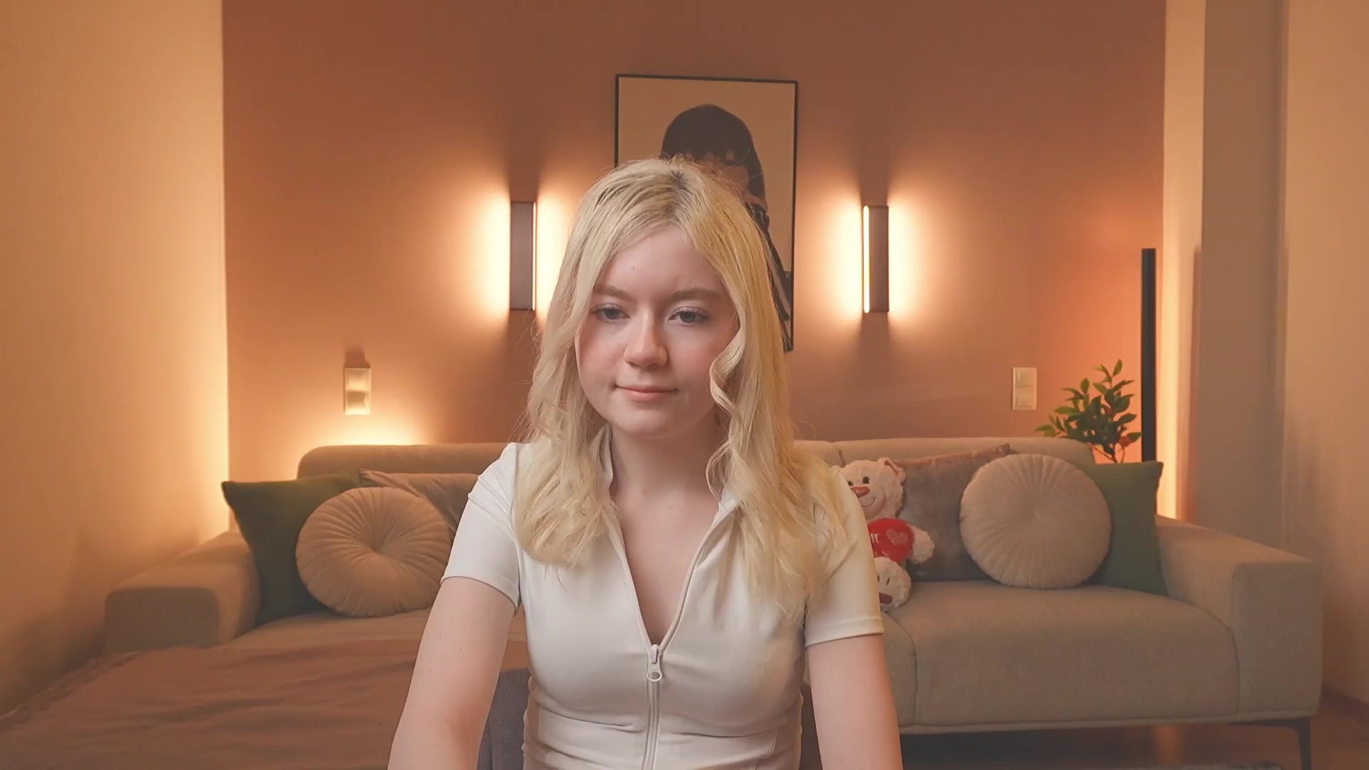 Gallery image thumbnail from Emma_Rosie's myfreecams stream on, 09/19/2026, 10:15 image 3 of 20