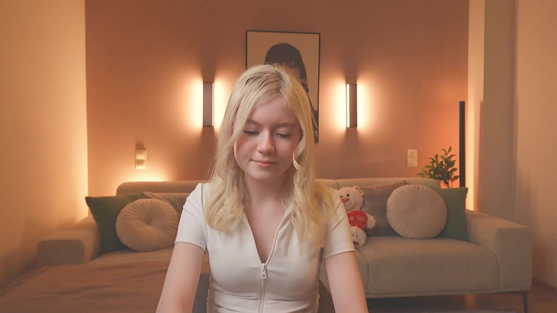 Gallery image thumbnail from Emma_Rosie's myfreecams stream on, 09/19/2026, 10:15 image 18 of 20