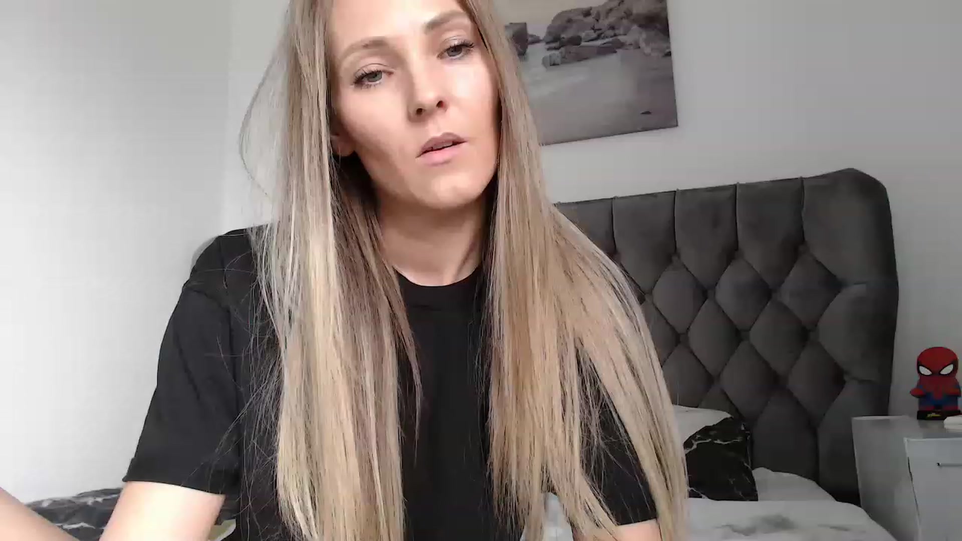 Gallery image thumbnail from Emma__3's myfreecams stream on, 02/22/2023, 13:18 image 2 of 20