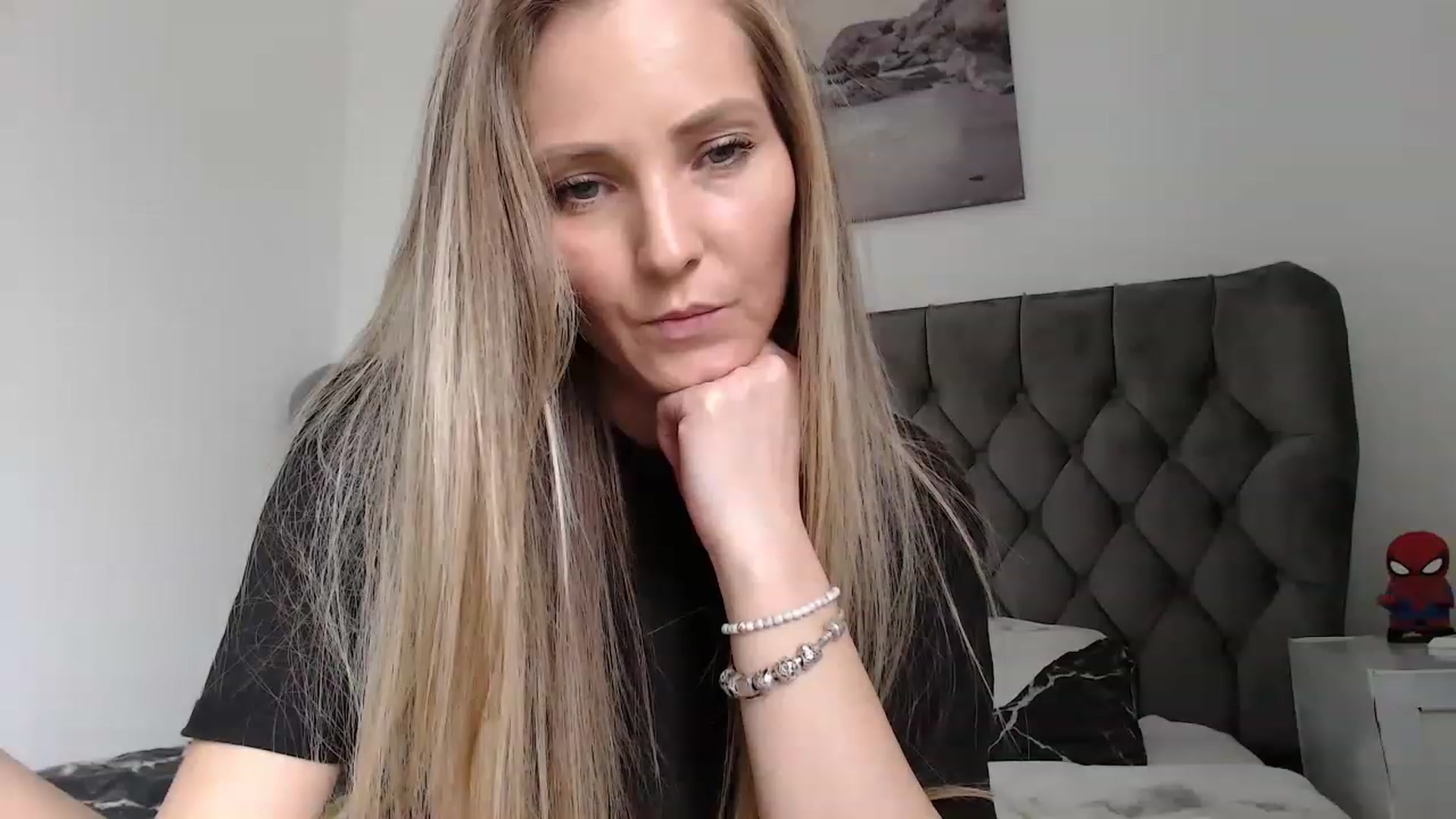 Gallery image thumbnail from Emma__3's myfreecams stream on, 02/22/2023, 13:18 image 13 of 20