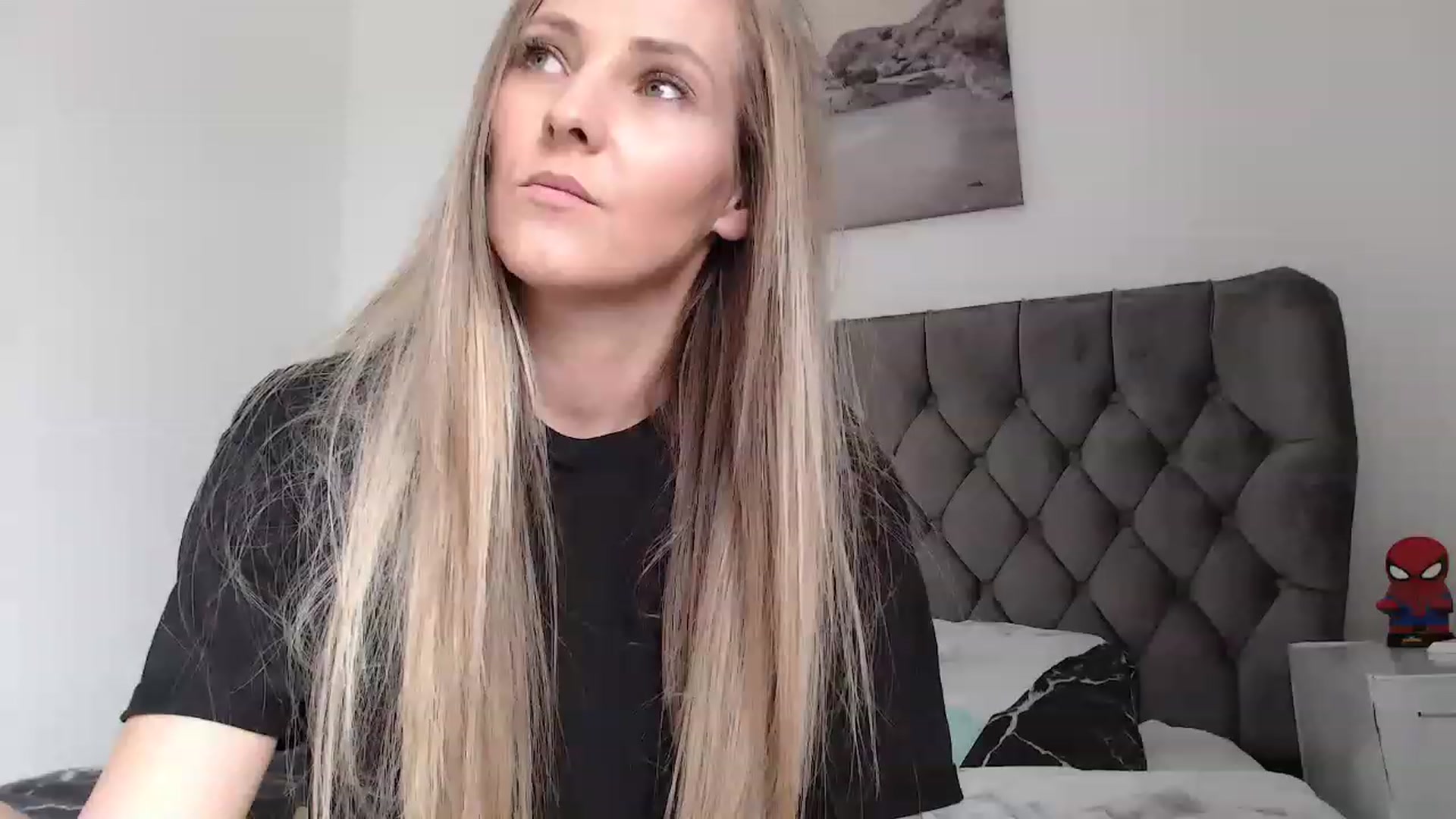 Gallery image thumbnail from Emma__3's myfreecams stream on, 02/22/2023, 13:18 image 17 of 20
