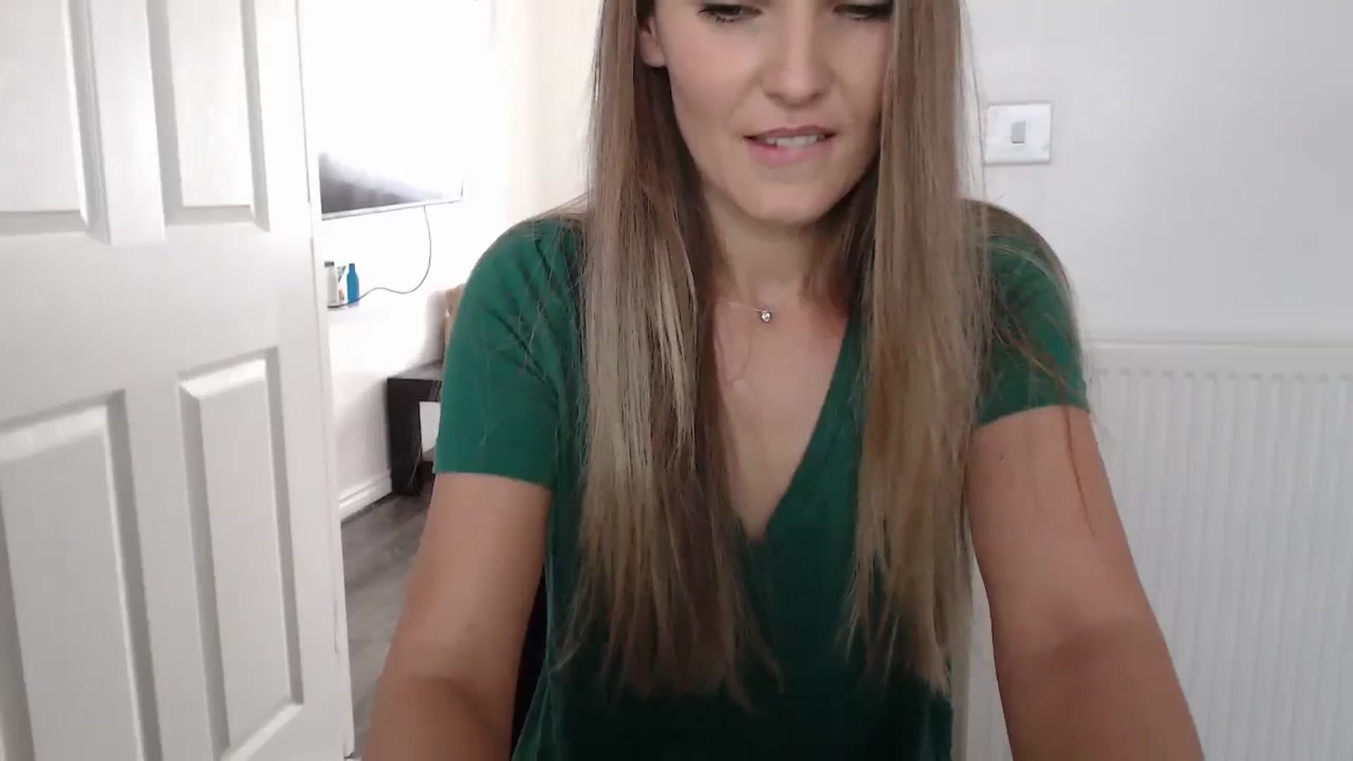 Gallery image thumbnail from Emma__3's myfreecams stream on, 11/06/2023, 14:17 image 16 of 20