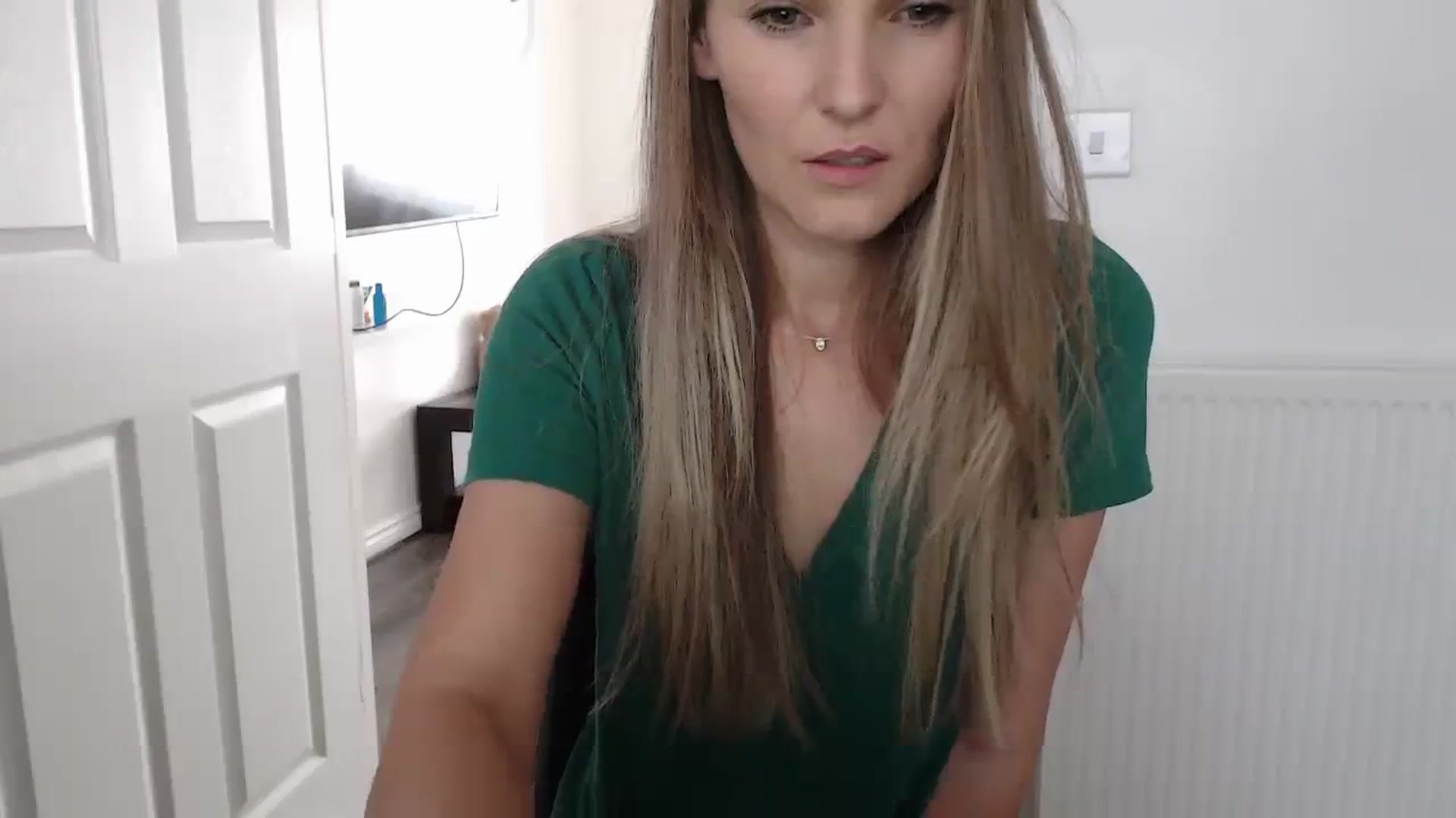 Gallery image thumbnail from Emma__3's myfreecams stream on, 11/06/2023, 14:17 image 17 of 20