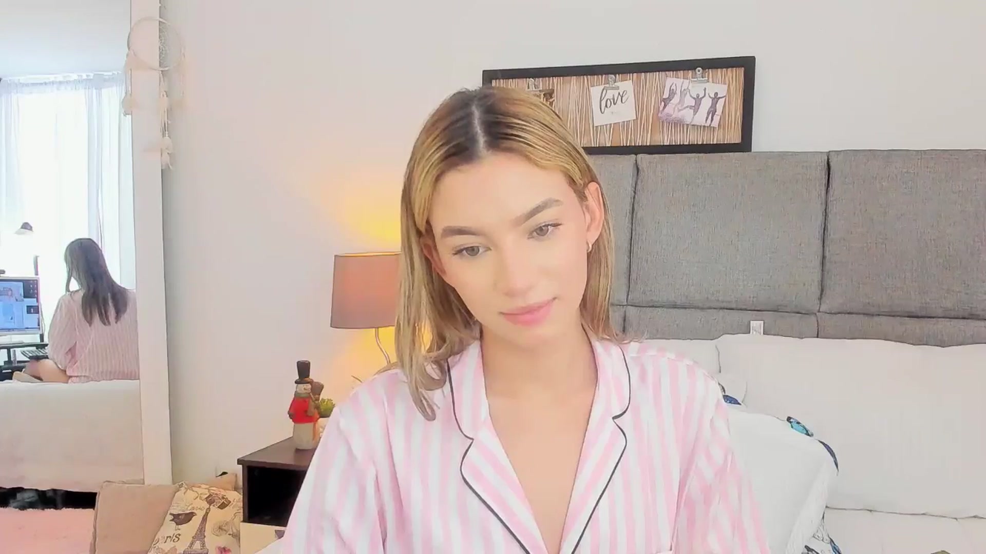 Gallery image thumbnail from Emma__Stone's myfreecams stream on, 11/29/2025, 17:30 image 10 of 20