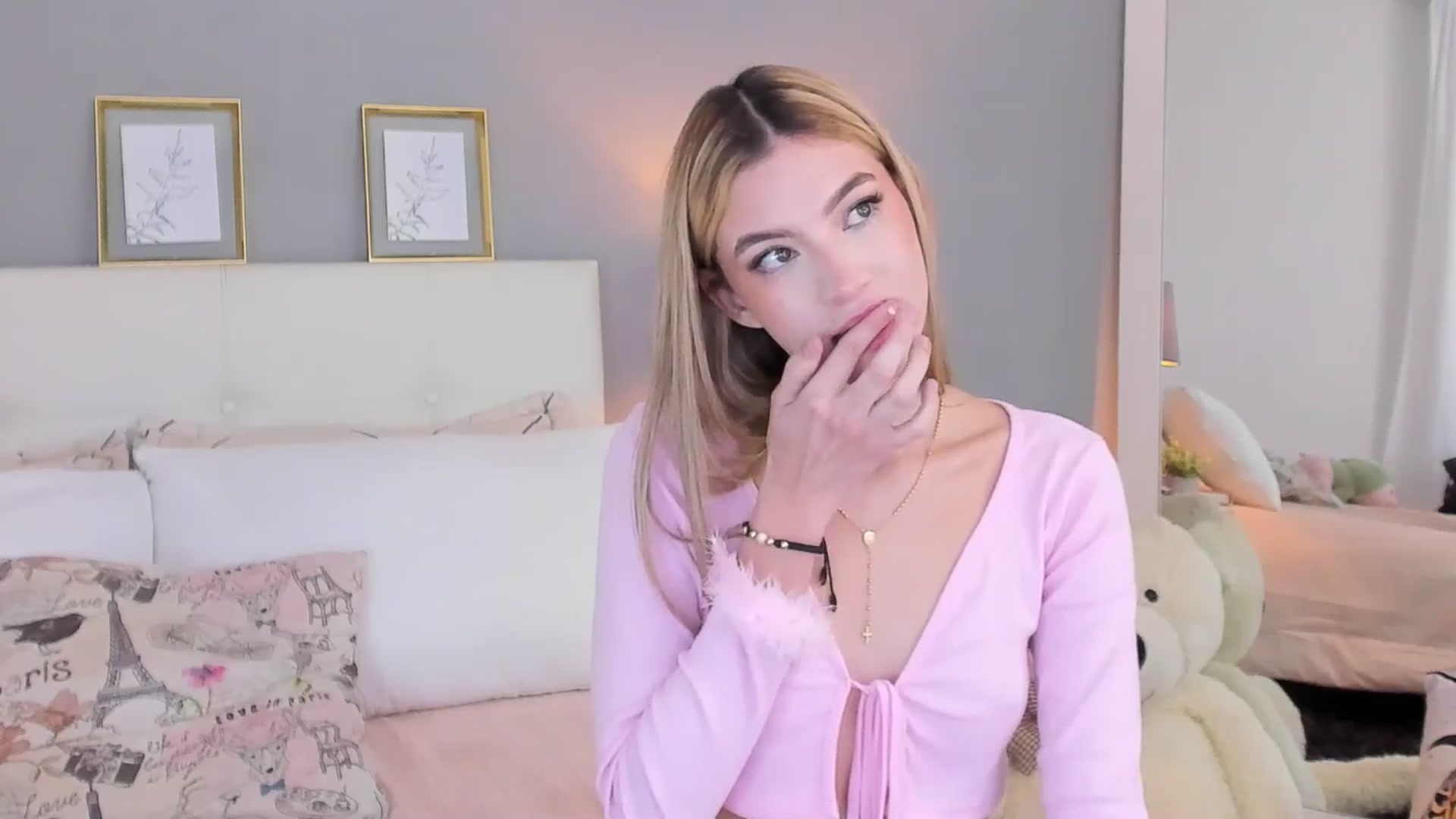 Gallery image thumbnail from Emma__Stone's myfreecams stream on, 02/25/2026, 03:13 image 4 of 20