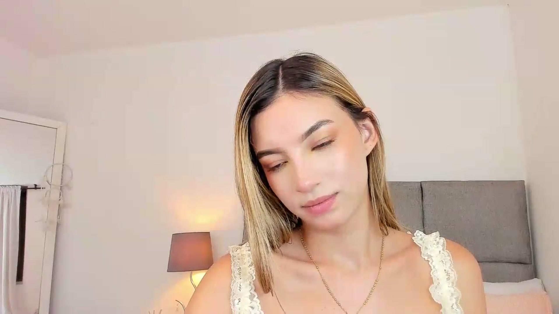 Gallery image thumbnail from Emma__Stone's myfreecams stream on, 04/30/2026, 01:42 image 15 of 20