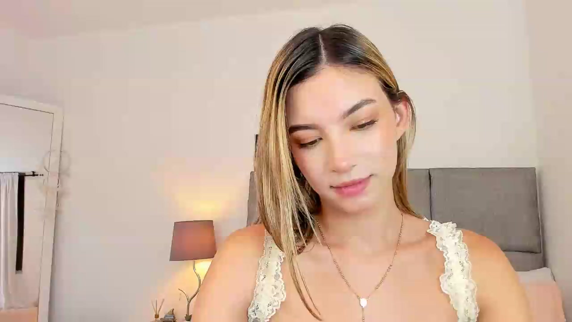 Gallery image thumbnail from Emma__Stone's myfreecams stream on, 04/30/2026, 01:42 image 1 of 20