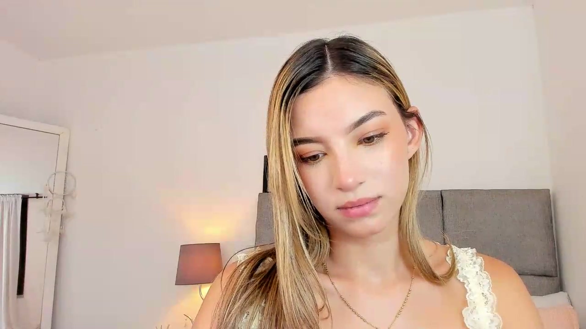 Gallery image thumbnail from Emma__Stone's myfreecams stream on, 04/30/2026, 01:42 image 20 of 20