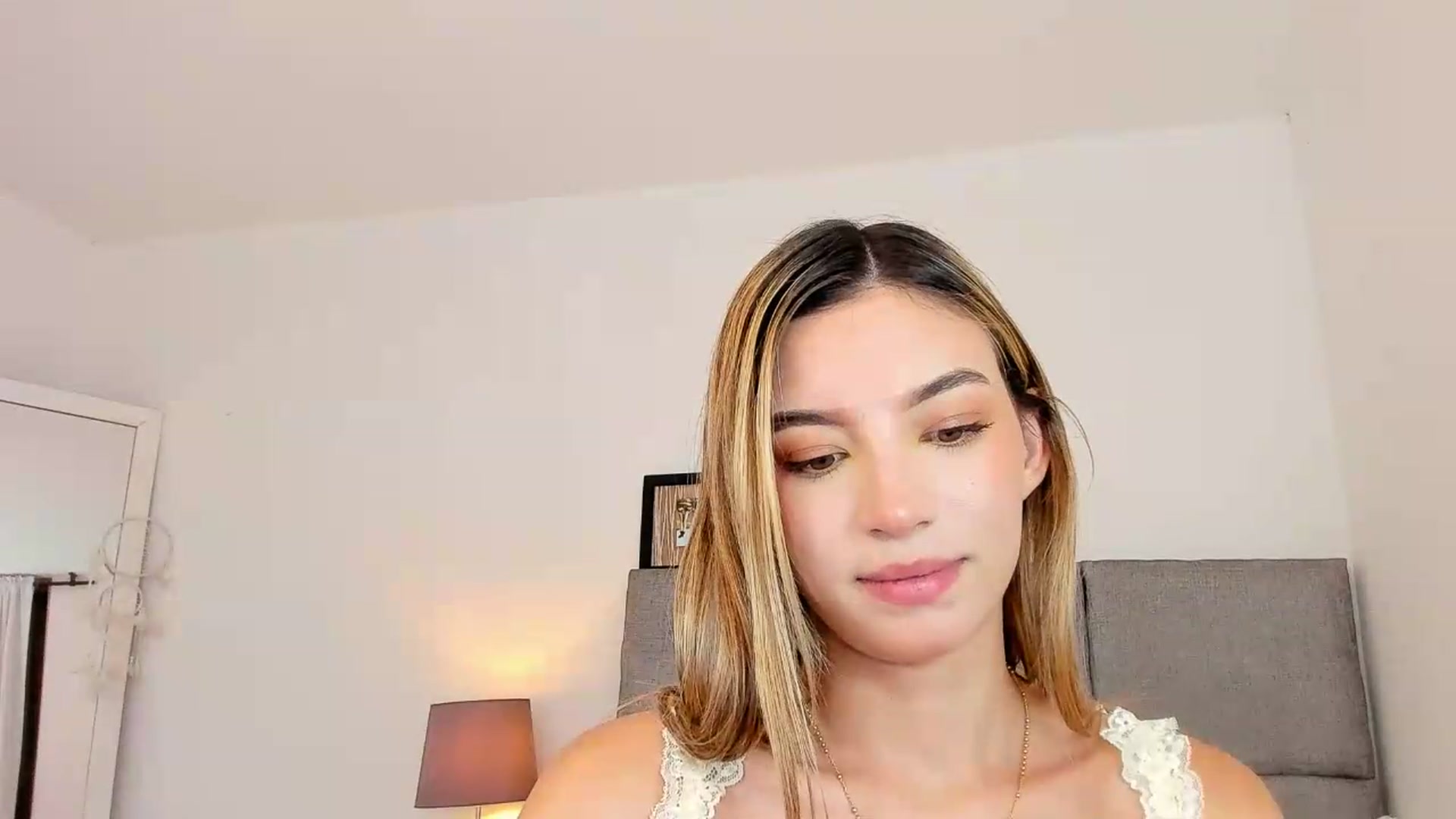 Gallery image thumbnail from Emma__Stone's myfreecams stream on, 04/30/2026, 01:42 image 8 of 20