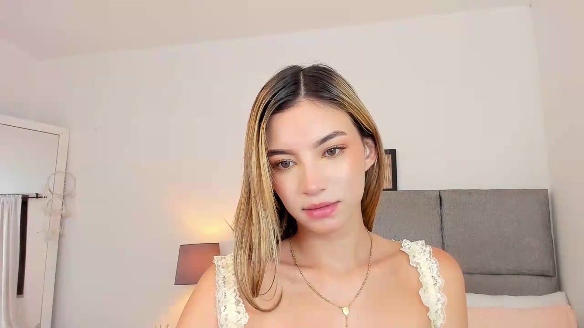 Gallery image thumbnail from Emma__Stone's myfreecams stream on, 04/30/2026, 01:42 image 18 of 20
