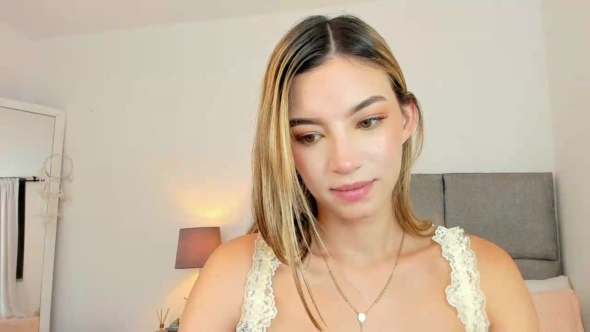 Gallery image thumbnail from Emma__Stone's myfreecams stream on, 04/30/2026, 01:42 image 4 of 20