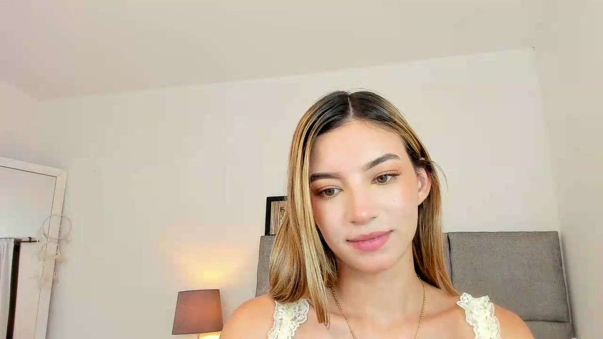 Gallery image thumbnail from Emma__Stone's myfreecams stream on, 04/30/2026, 01:42 image 6 of 20