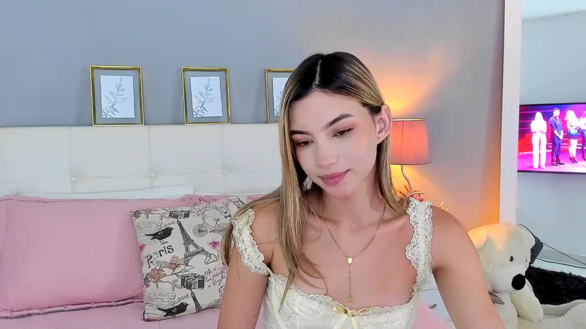 Gallery image thumbnail from Emma__Stone's myfreecams stream on, 04/30/2026, 02:37 image 15 of 20