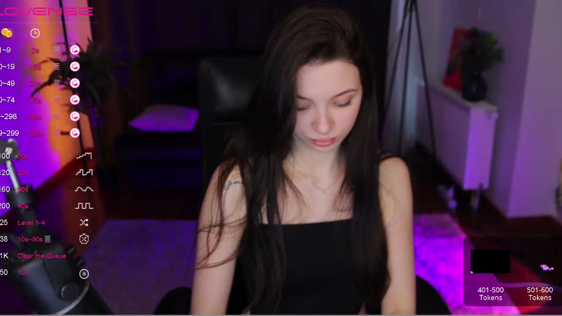 Gallery image thumbnail from Emma___sweet's myfreecams stream on, 04/09/2023, 10:39 image 11 of 20