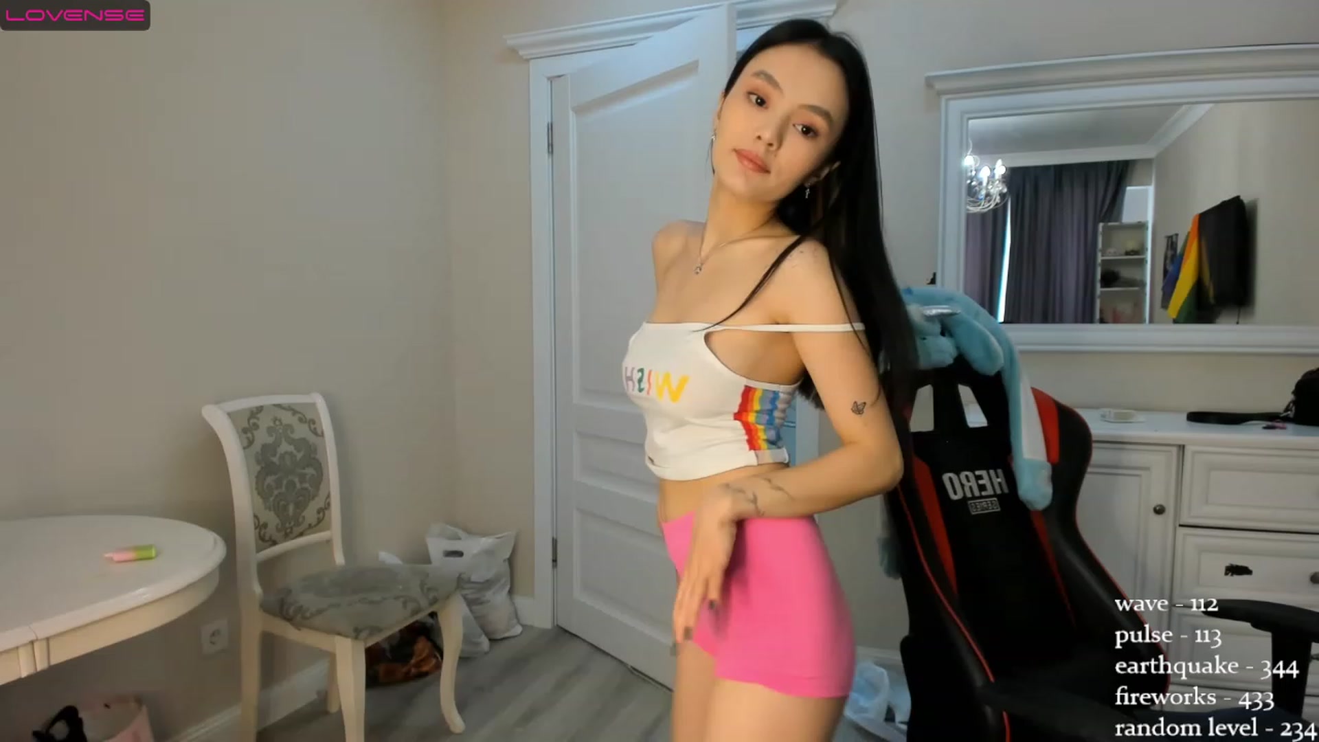 Gallery image thumbnail from Emma_clarc's myfreecams stream on, 11/18/2022, 04:44 image 9 of 20