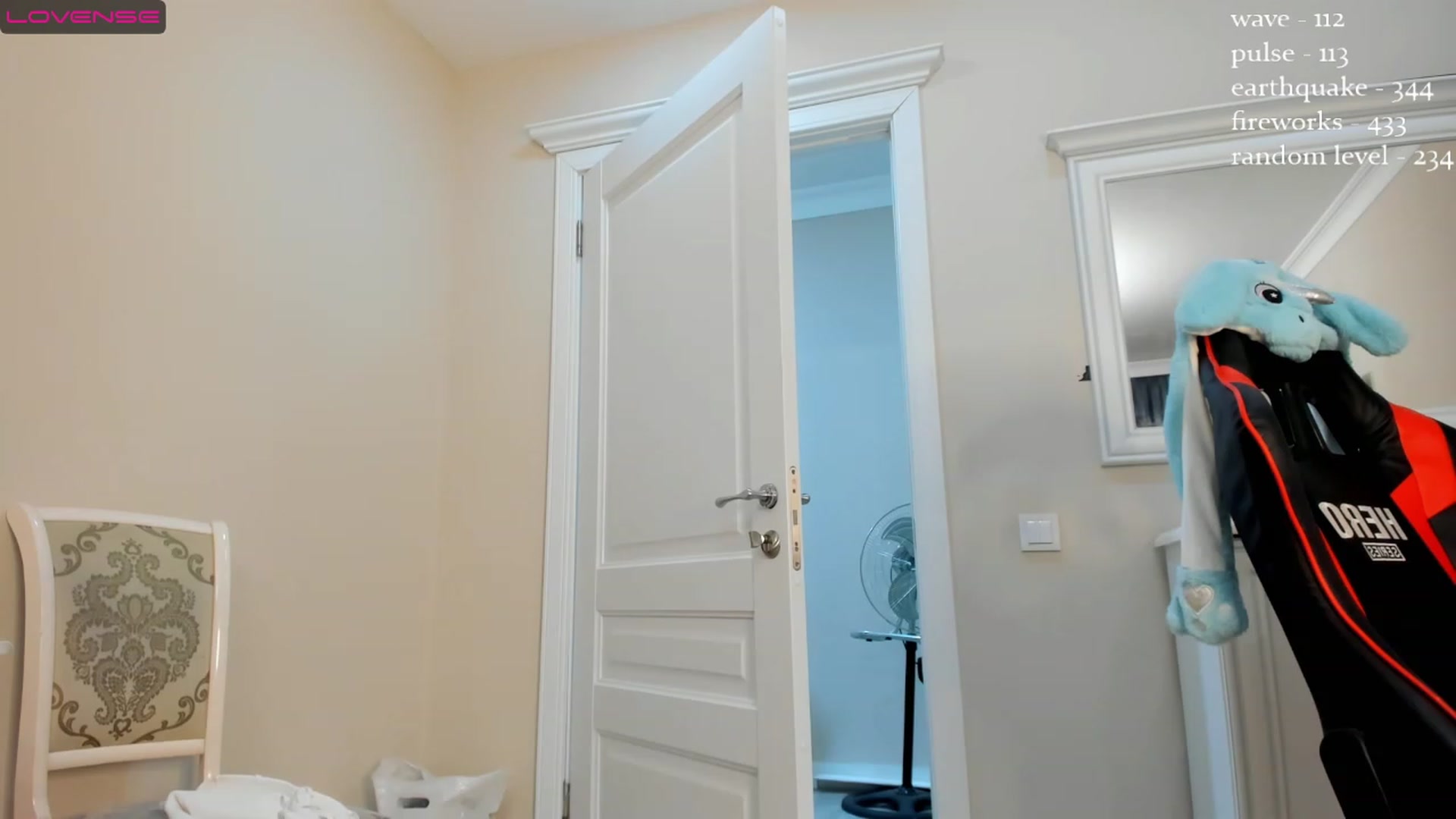 Gallery image thumbnail from Emma_clarc's myfreecams stream on, 11/23/2022, 05:27 image 12 of 20