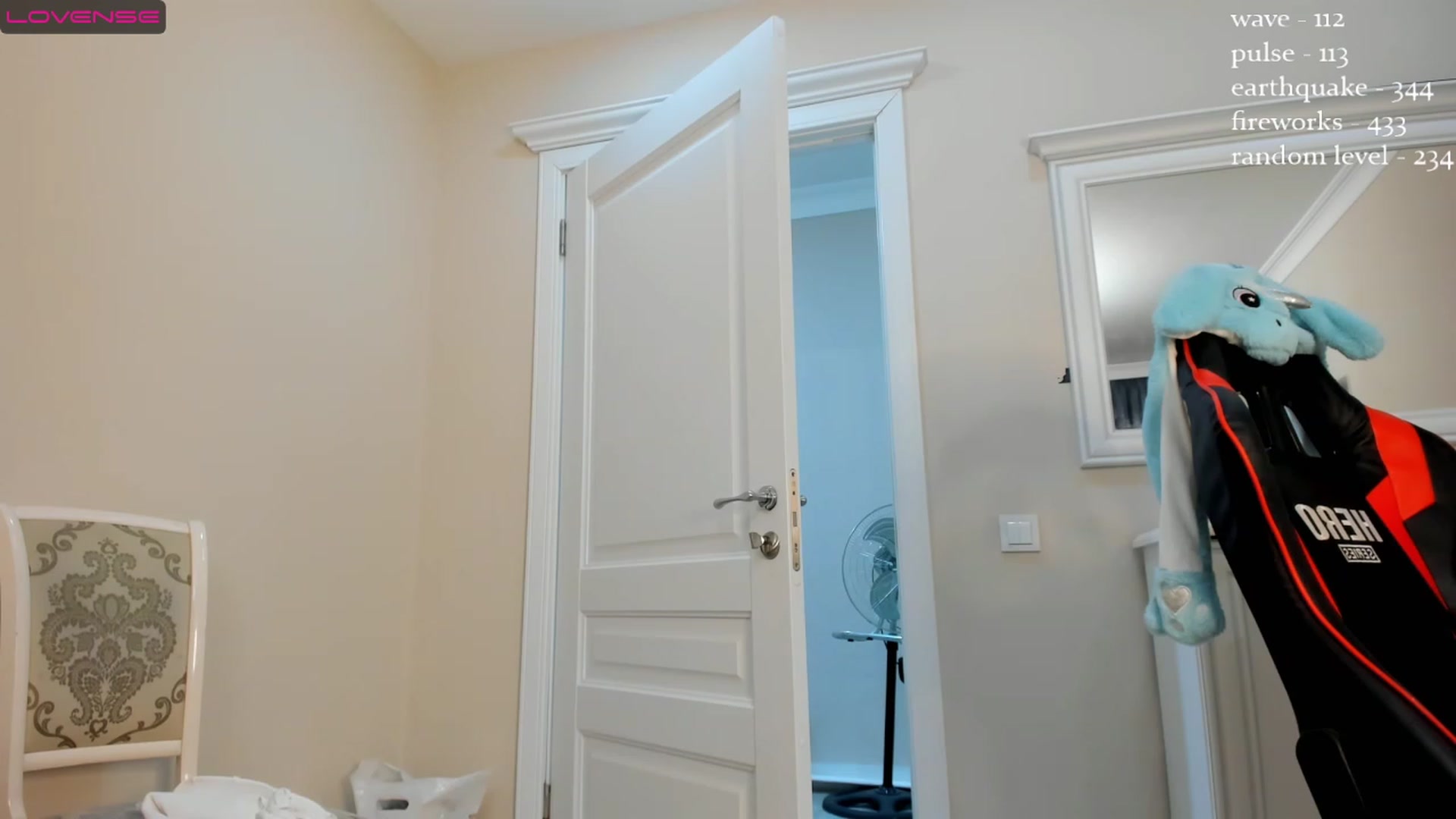 Gallery image thumbnail from Emma_clarc's myfreecams stream on, 11/23/2022, 05:27 image 19 of 20