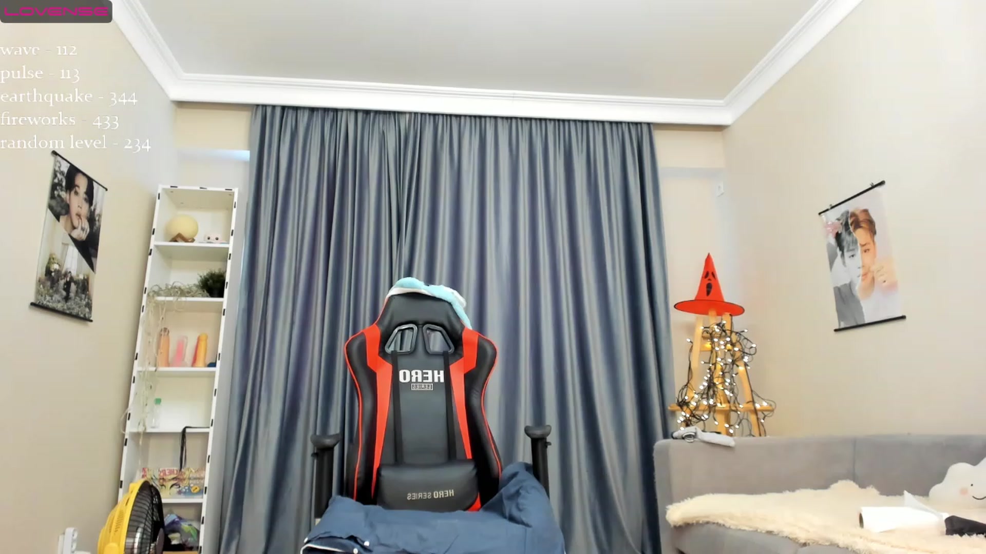 Gallery image thumbnail from Emma_clarc's myfreecams stream on, 11/29/2022, 10:16 image 16 of 20