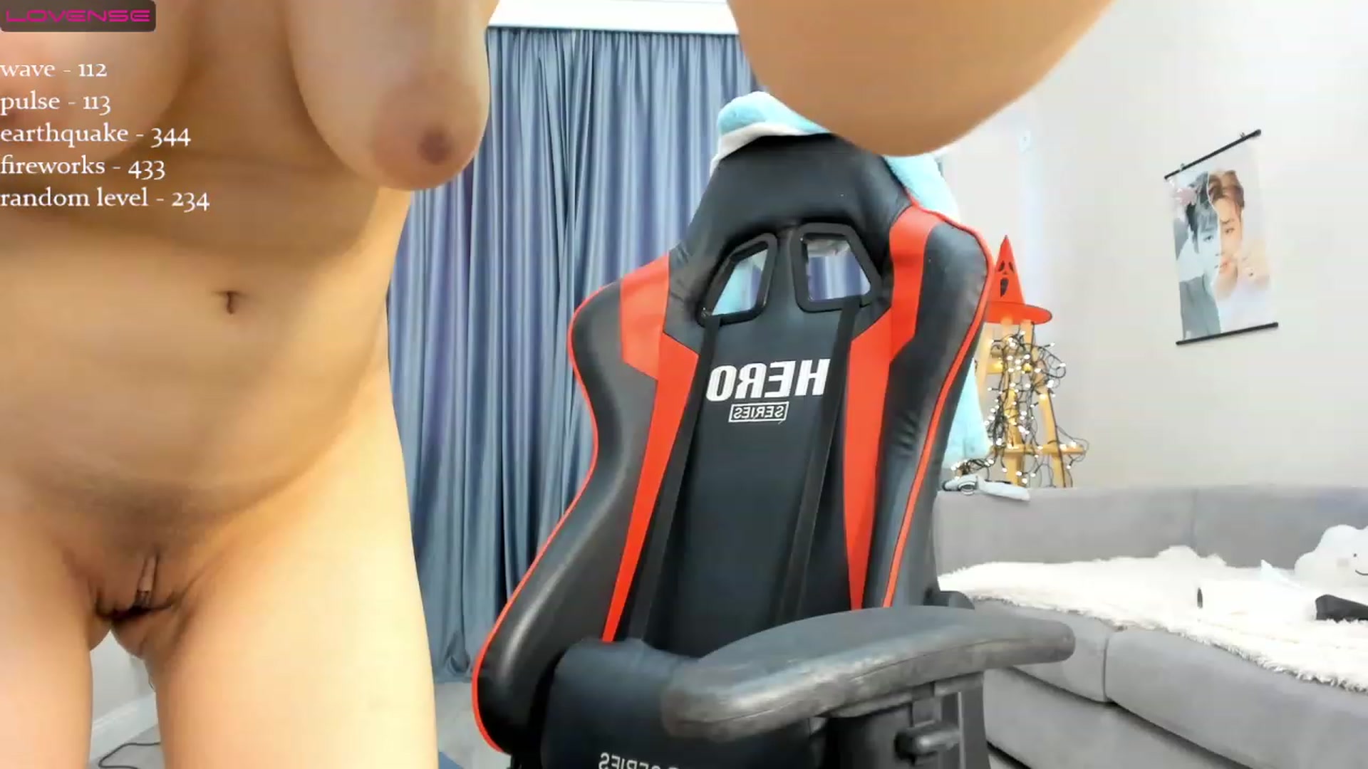 Gallery image thumbnail from Emma_clarc's myfreecams stream on, 11/29/2022, 10:16 image 11 of 20