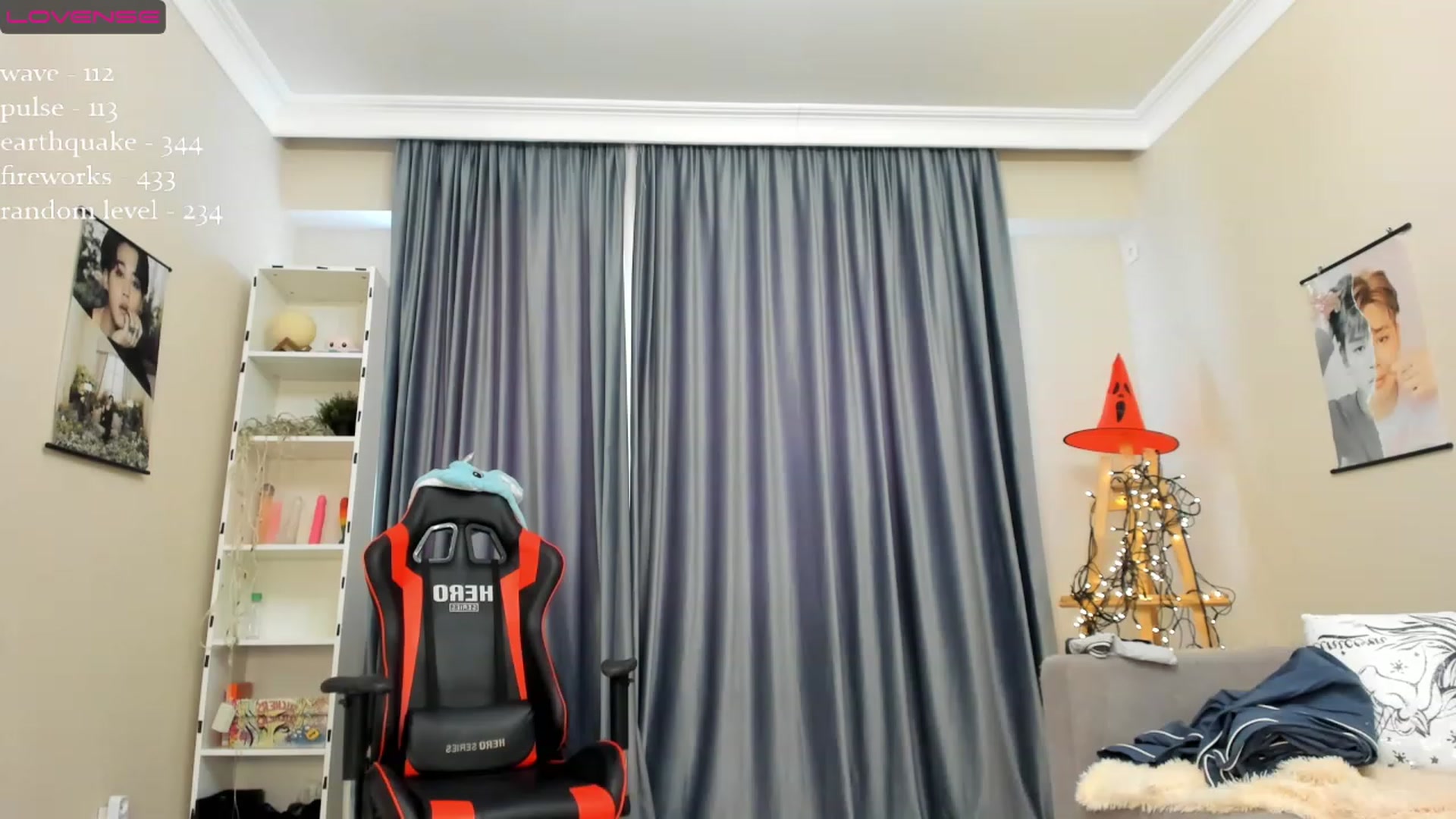 Gallery image thumbnail from Emma_clarc's myfreecams stream on, 12/04/2022, 09:59 image 13 of 20