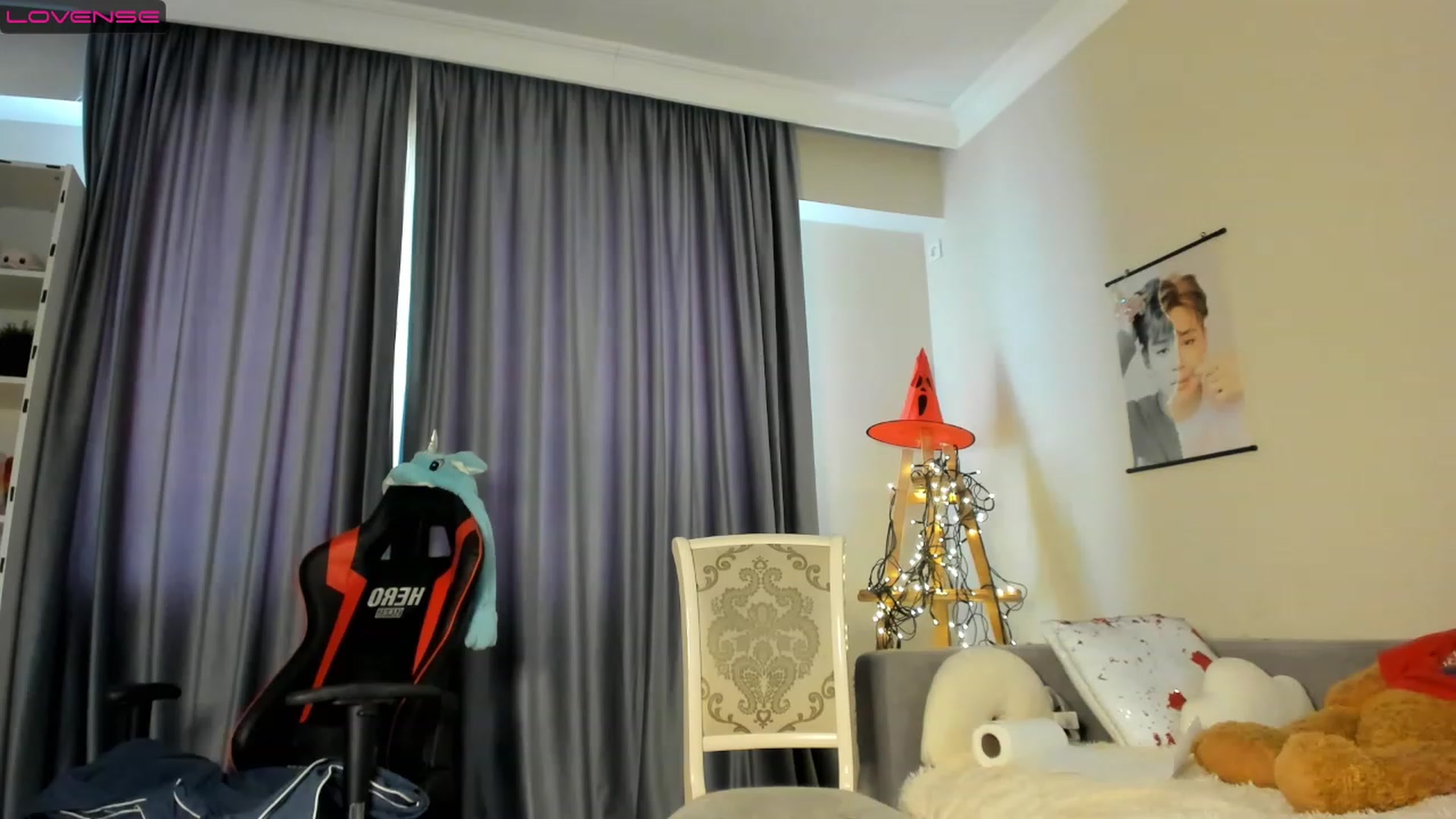 Gallery image thumbnail from Emma_clarc's myfreecams stream on, 12/09/2022, 07:15 image 7 of 20