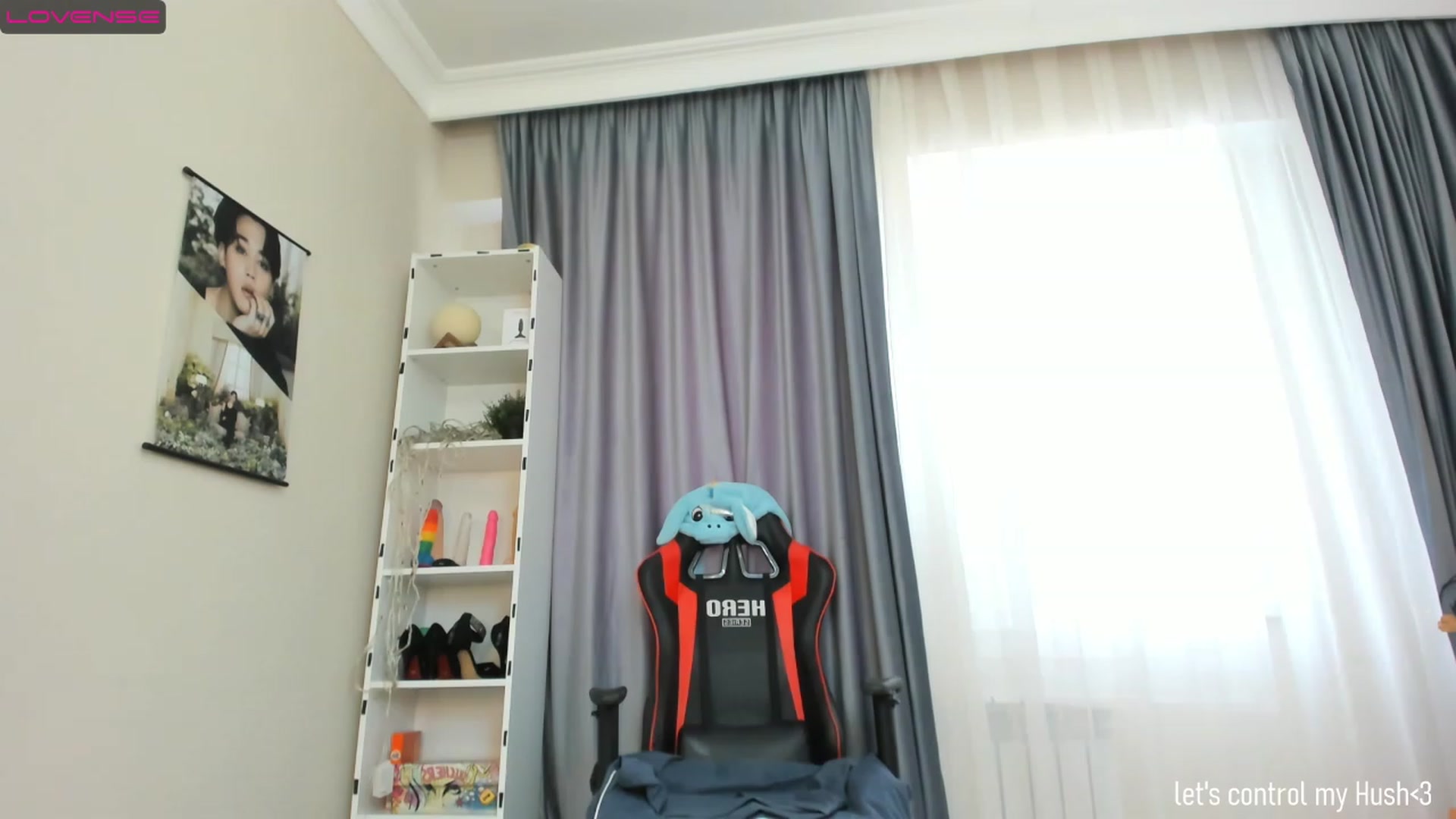Gallery image thumbnail from Emma_clarc's myfreecams stream on, 12/22/2022, 08:14 image 11 of 20
