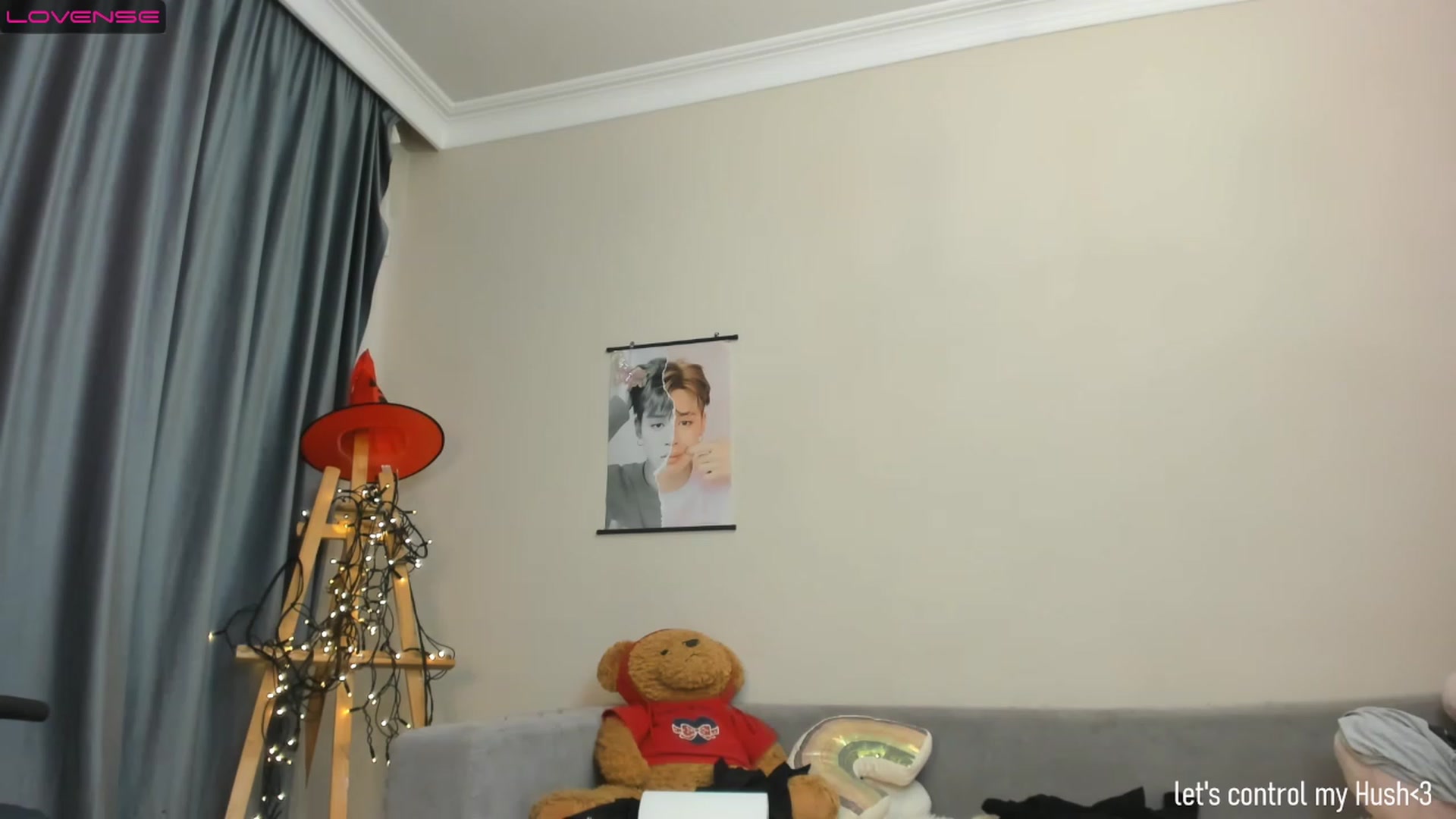 Gallery image thumbnail from Emma_clarc's myfreecams stream on, 12/24/2022, 11:10 image 8 of 20