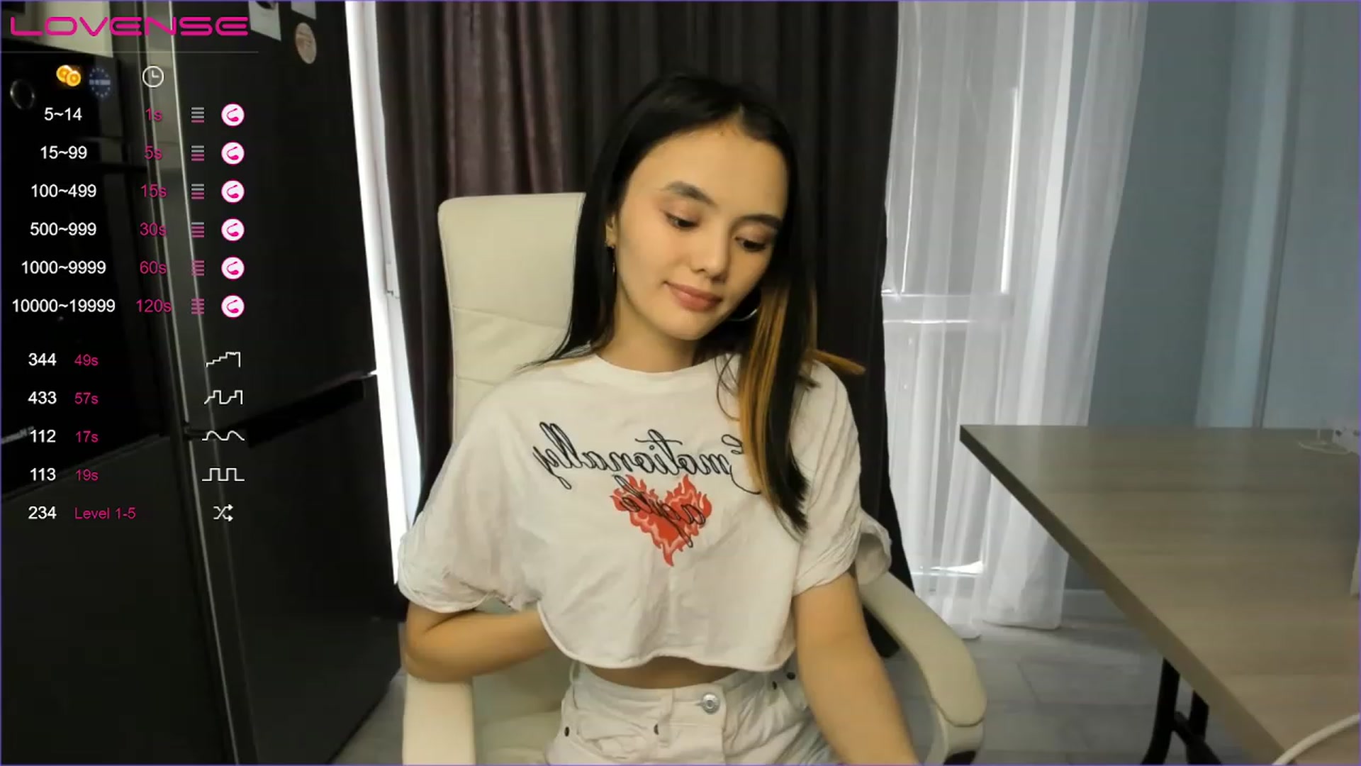 Gallery image thumbnail from Emma_clarc's myfreecams stream on, 01/19/2023, 10:27 image 1 of 20