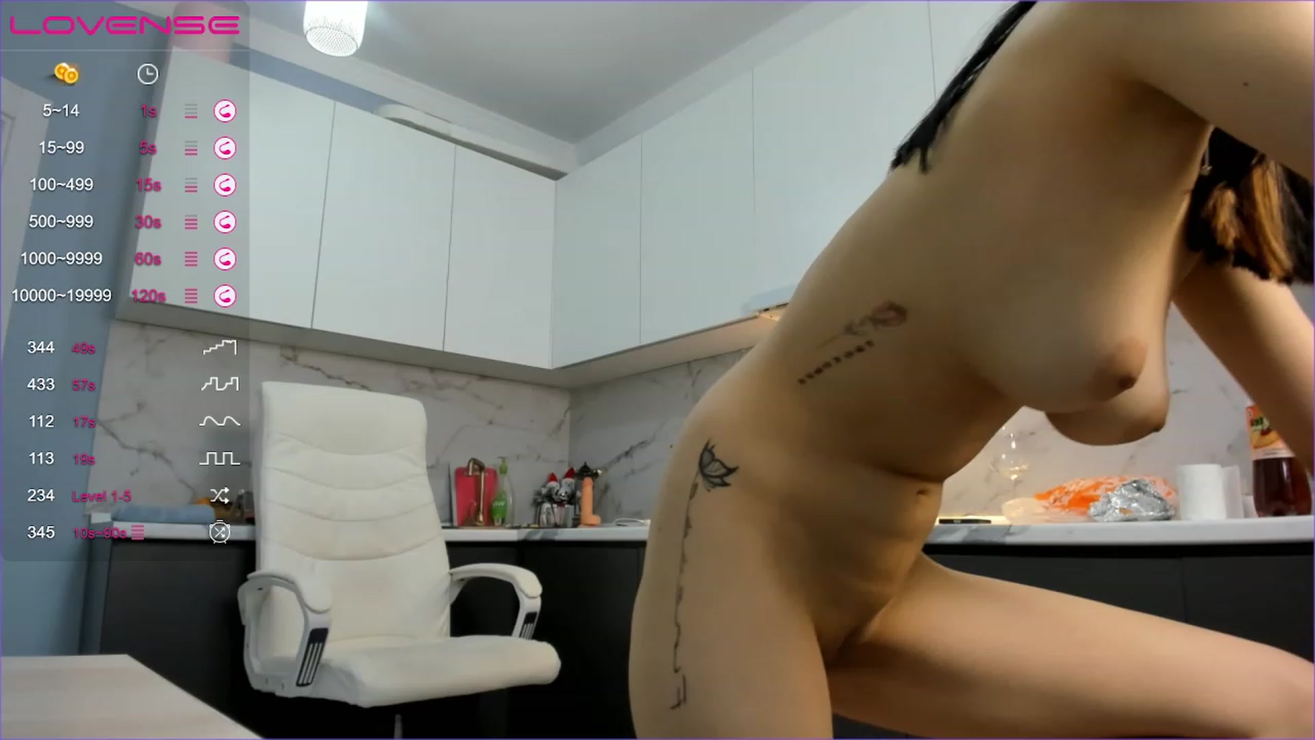 Gallery image thumbnail from Emma_clarc's myfreecams stream on, 01/23/2023, 11:20 image 2 of 20