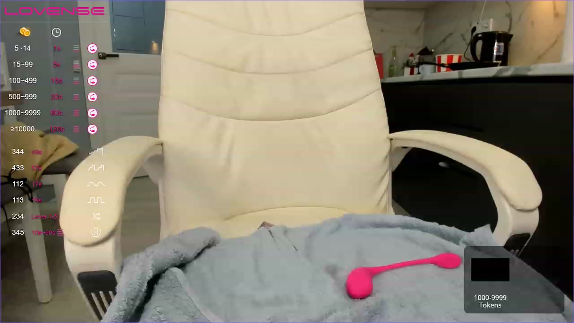 Gallery image thumbnail from Emma_clarc's myfreecams stream on, 01/30/2023, 07:01 image 1 of 20