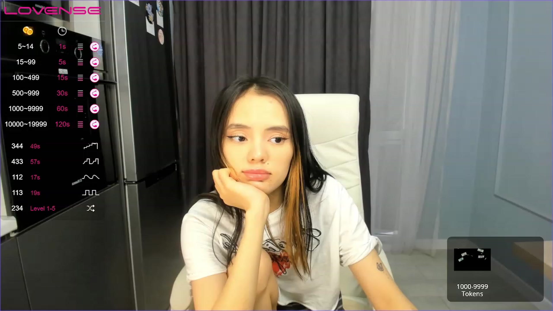 Gallery image thumbnail from Emma_clarc's myfreecams stream on, 02/04/2023, 12:01 image 10 of 20