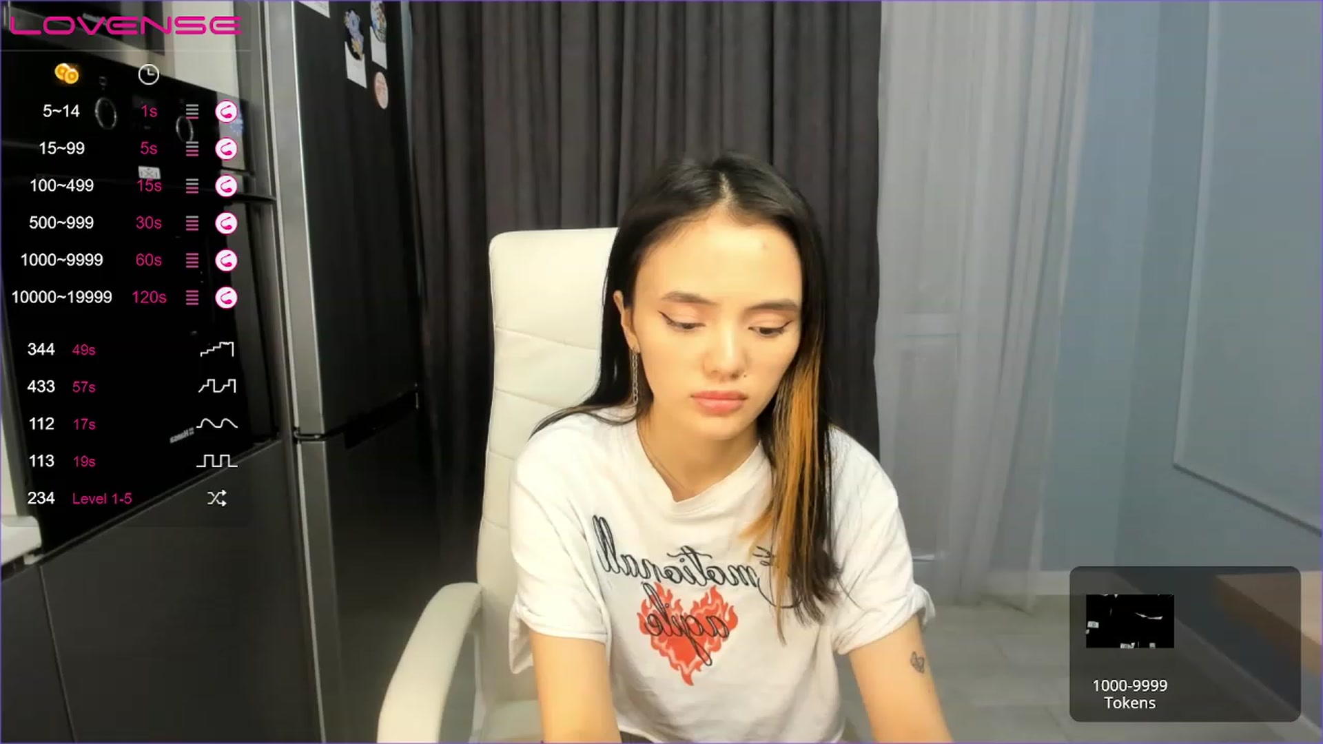 Gallery image thumbnail from Emma_clarc's myfreecams stream on, 02/04/2023, 12:01 image 19 of 20