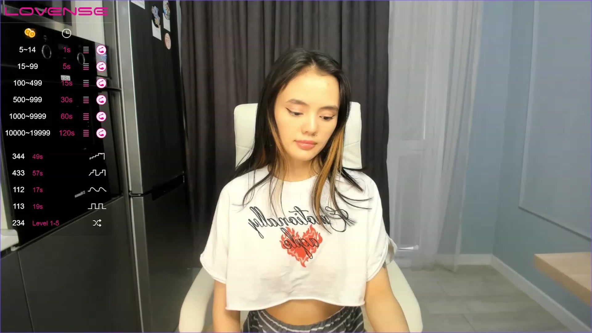 Gallery image thumbnail from Emma_clarc's myfreecams stream on, 02/04/2023, 12:01 image 5 of 20