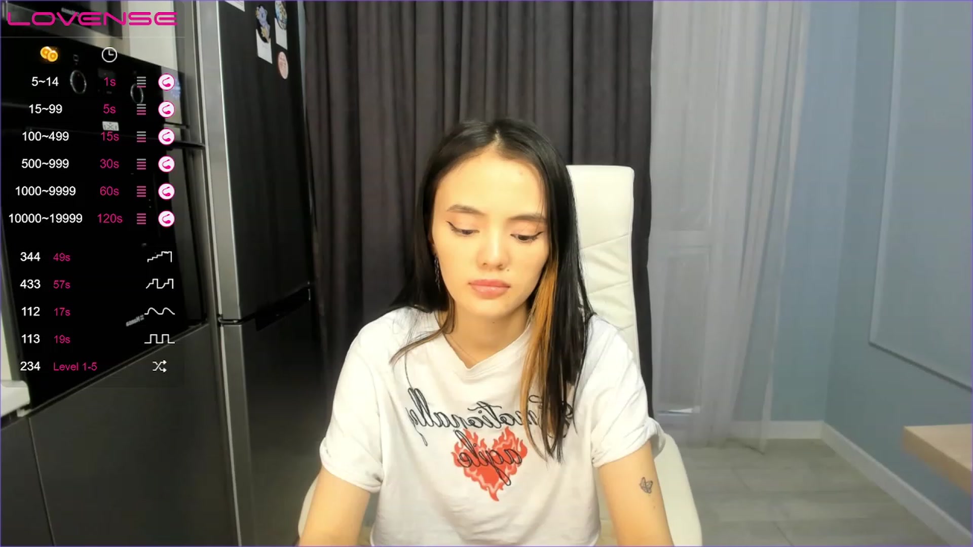 Gallery image thumbnail from Emma_clarc's myfreecams stream on, 02/04/2023, 12:01 image 14 of 20
