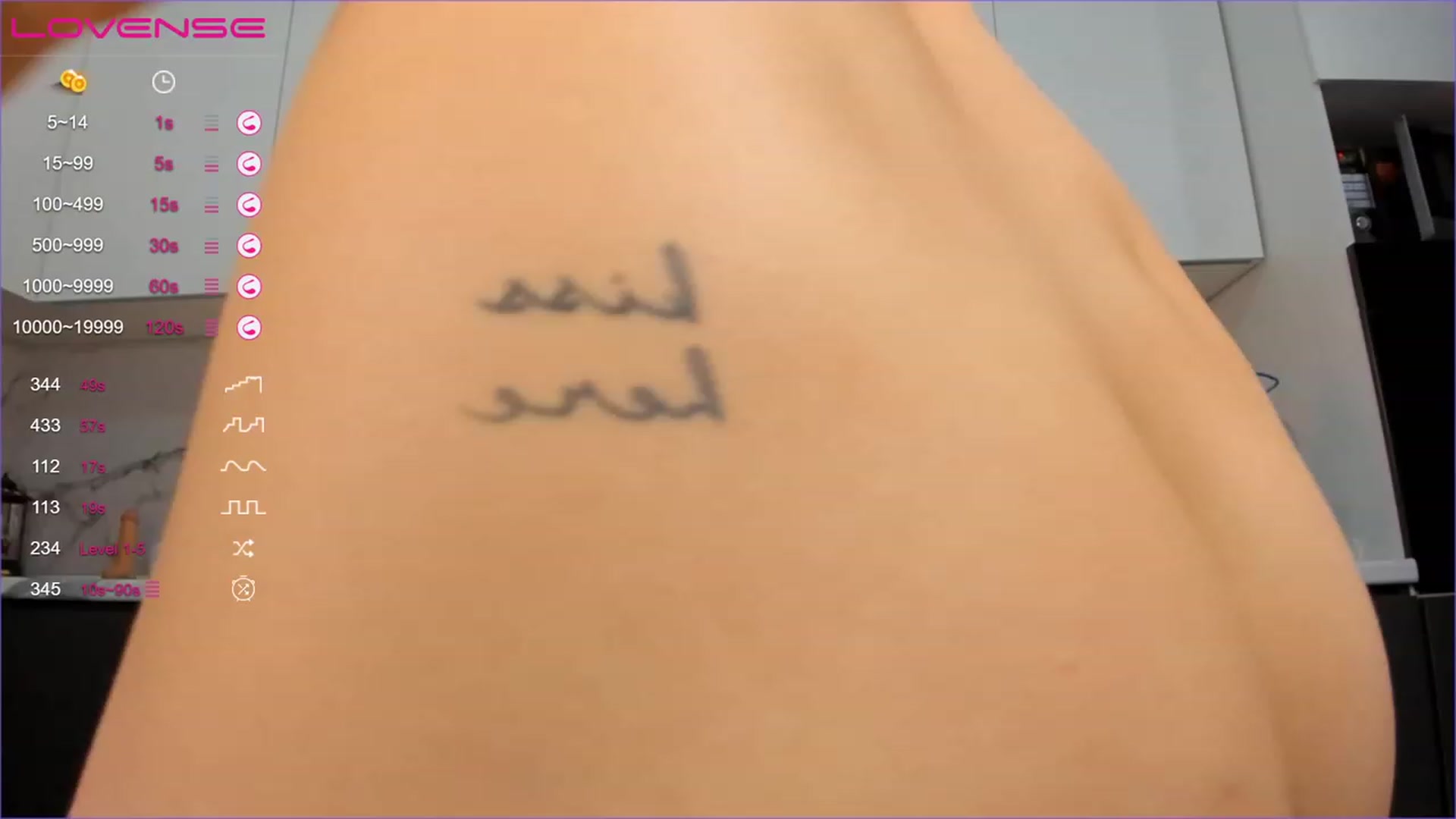 Gallery image thumbnail from Emma_clarc's myfreecams stream on, 04/15/2023, 12:38 image 7 of 20