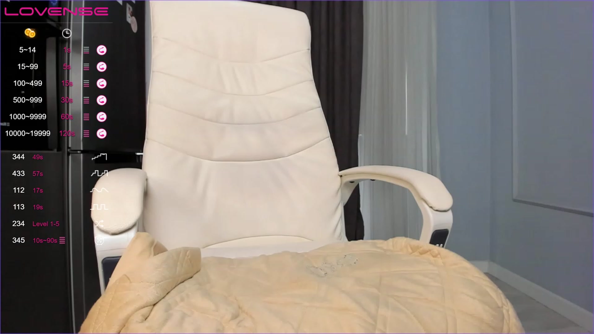 Gallery image thumbnail from Emma_clarc's myfreecams stream on, 04/18/2023, 11:44 image 3 of 20