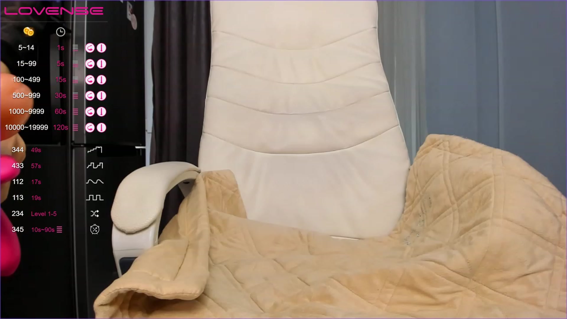 Gallery image thumbnail from Emma_clarc's myfreecams stream on, 04/18/2023, 11:59 image 3 of 20